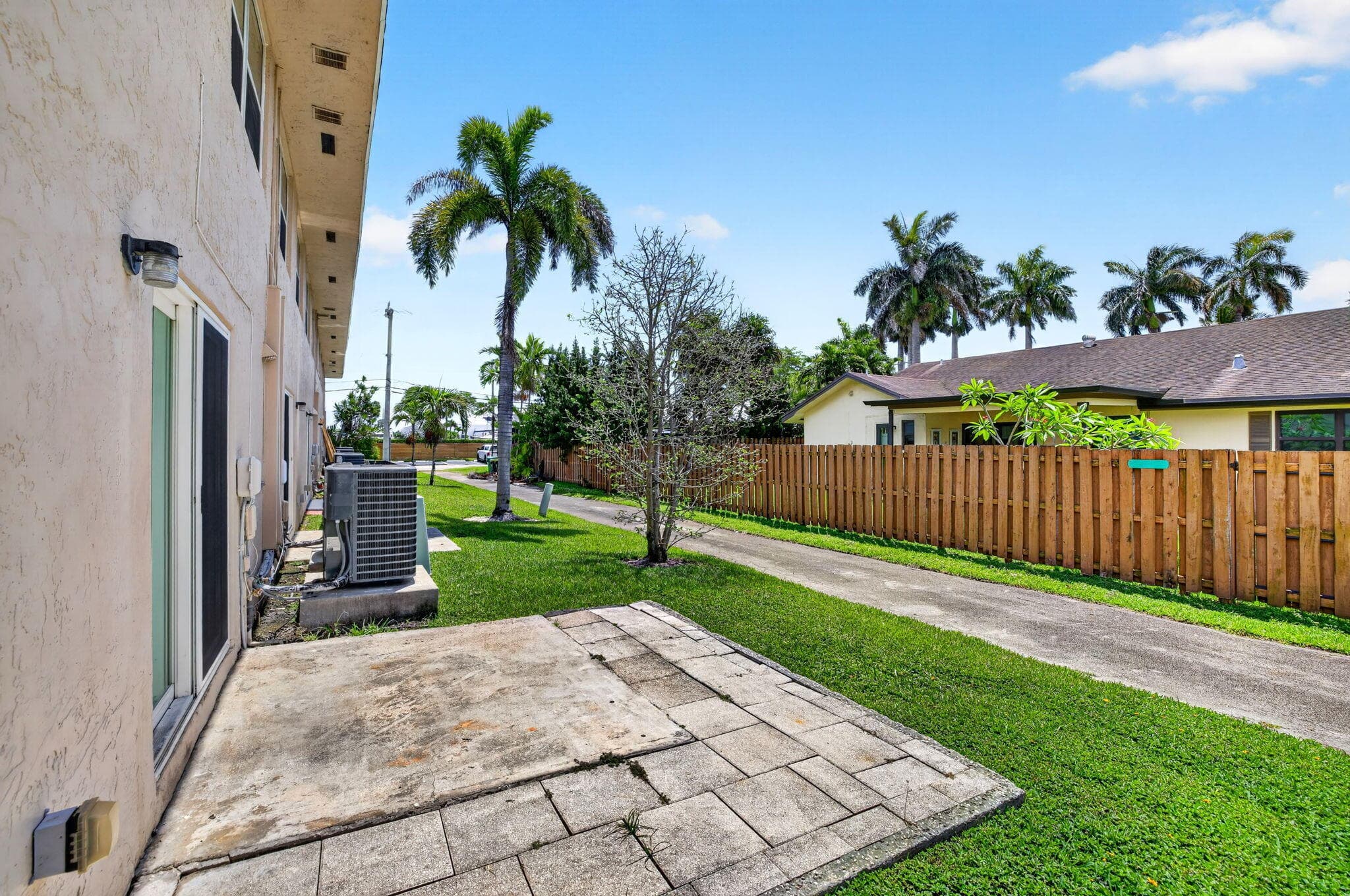 347 Gulfstream Road, Dania Beach, FL 33004 — photo 14 of 18