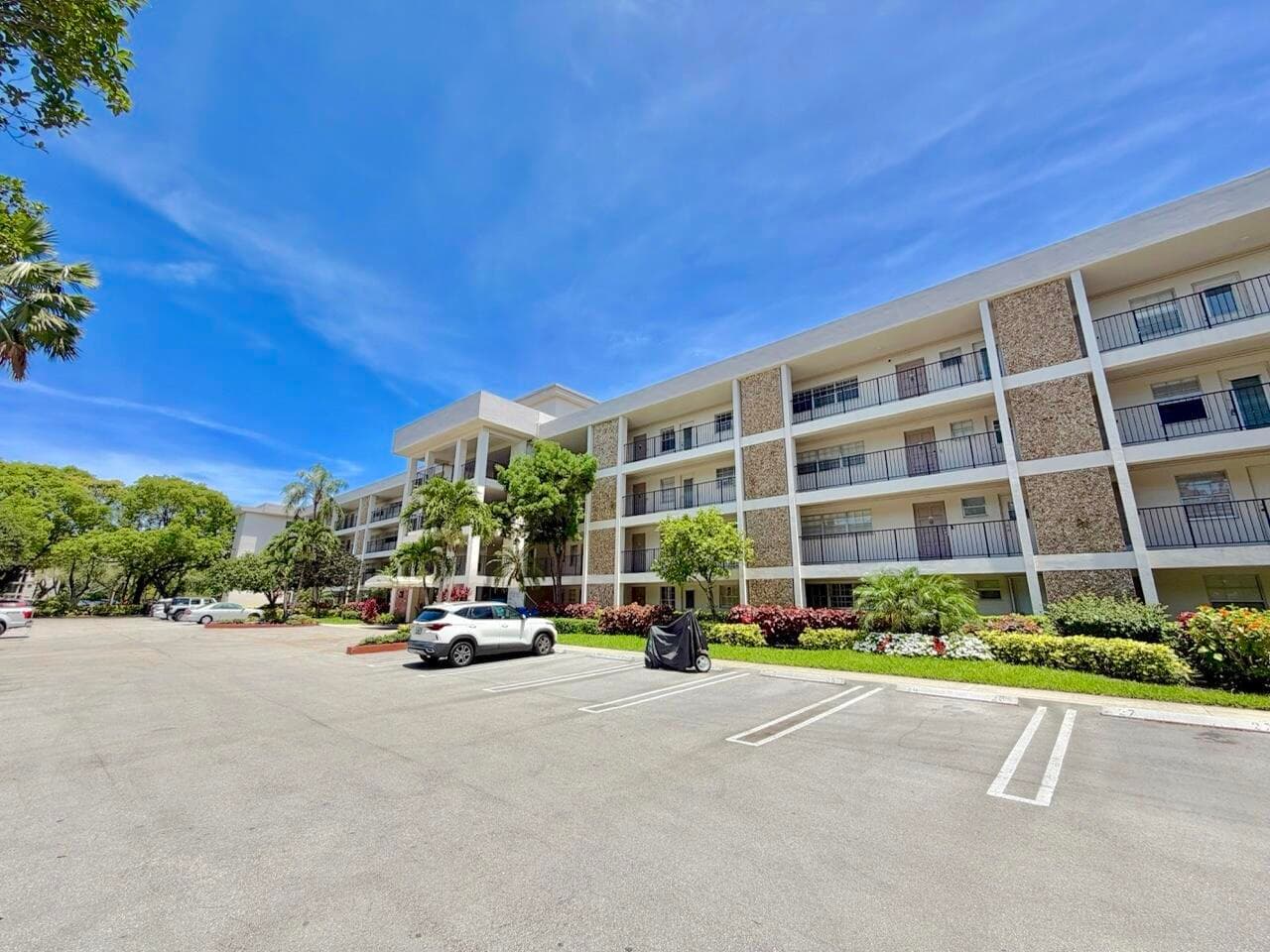 2800 N Palm Aire Drive Unit 404, Pompano Beach, FL 33069 — photo 7 of 43