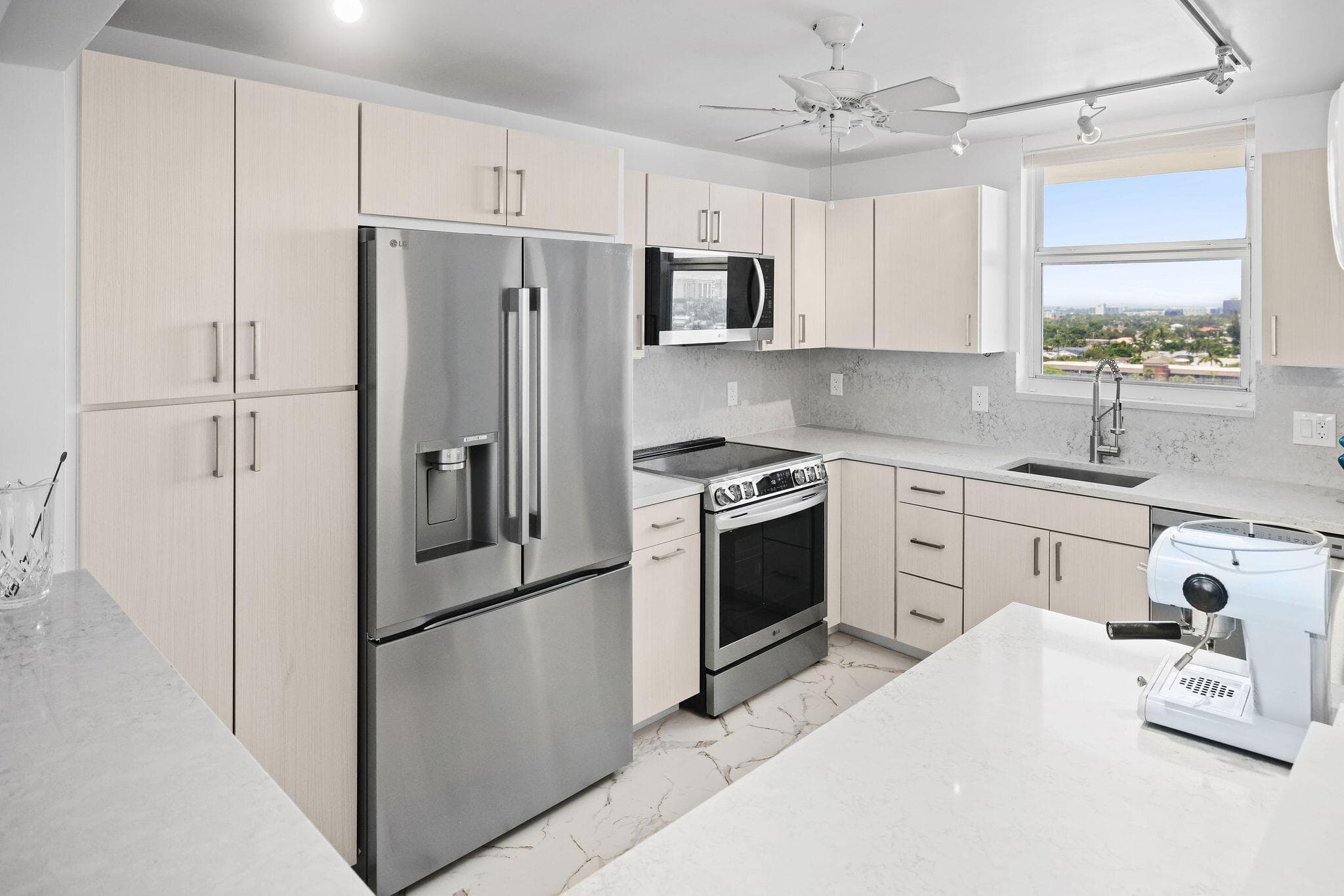 3100 NE 49 Street Street NE 1110, Fort Lauderdale, FL 33308 — photo 18 of 65