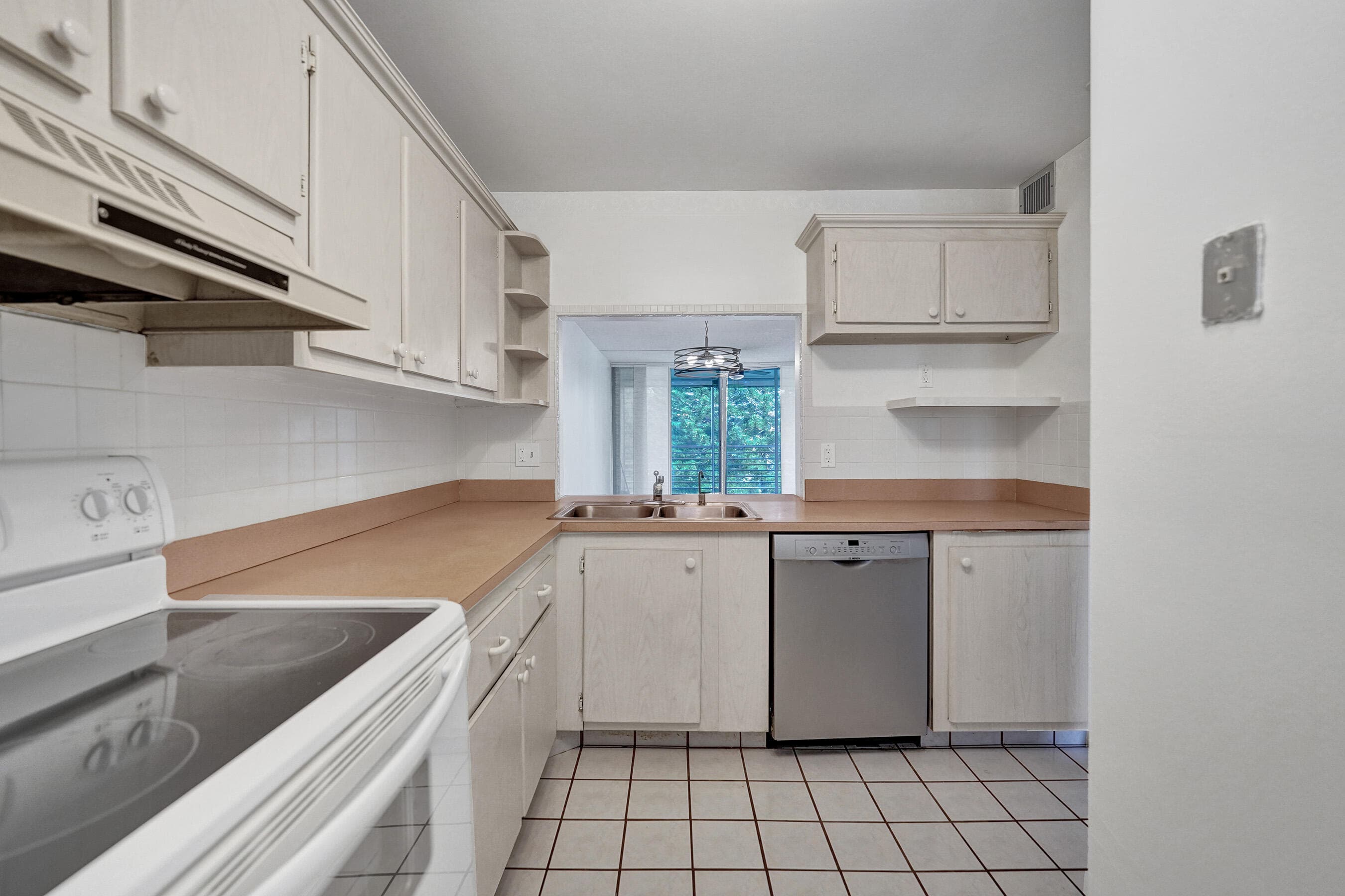 9470 Poinciana Place 308, Davie, FL 33324 — photo 14 of 53