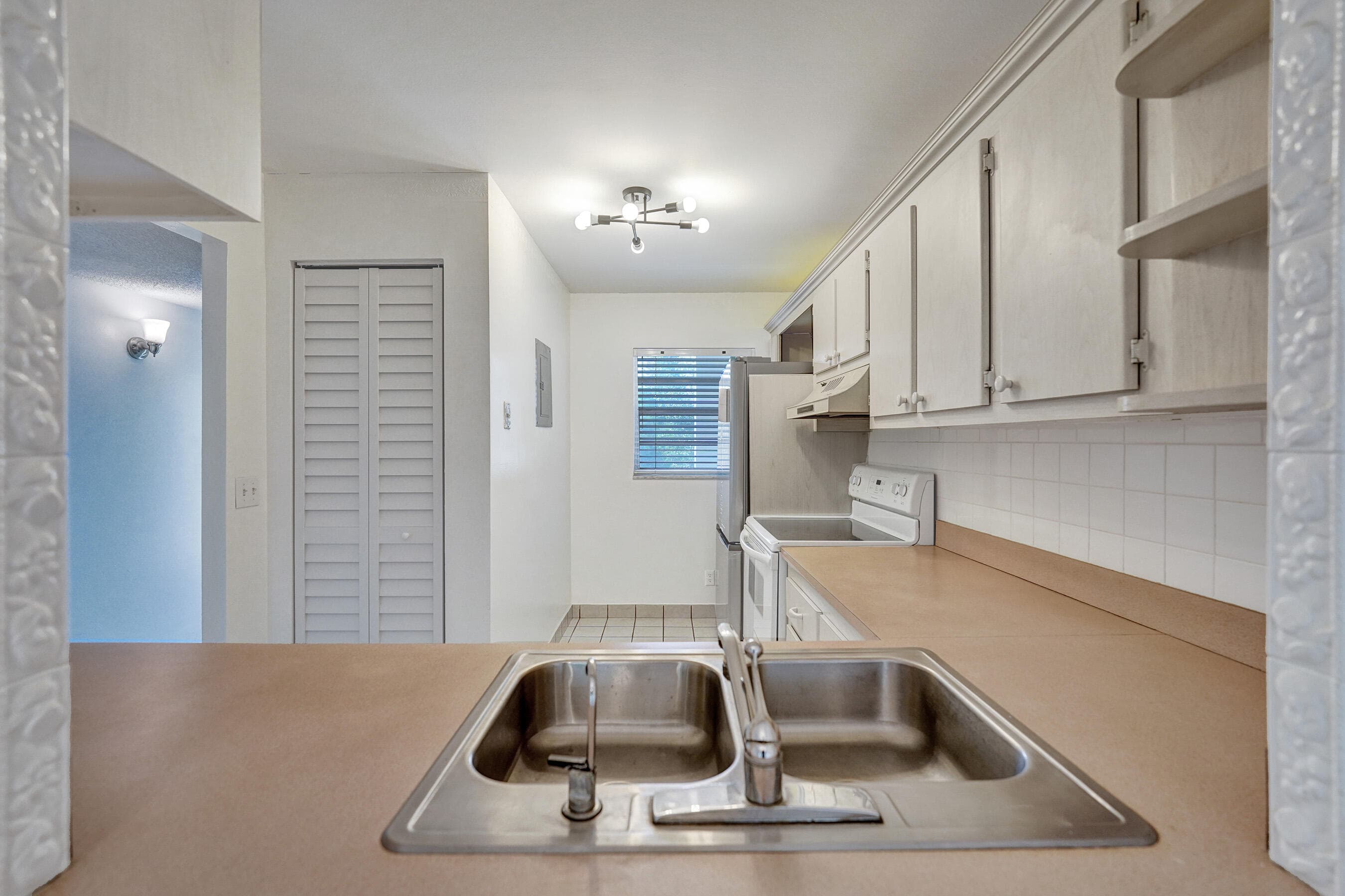 9470 Poinciana Place 308, Davie, FL 33324 — photo 16 of 53