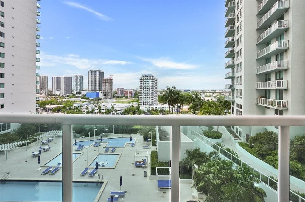 1800 N Bayshore Drive 1610, Miami, FL 33132 — photo 1 of 31