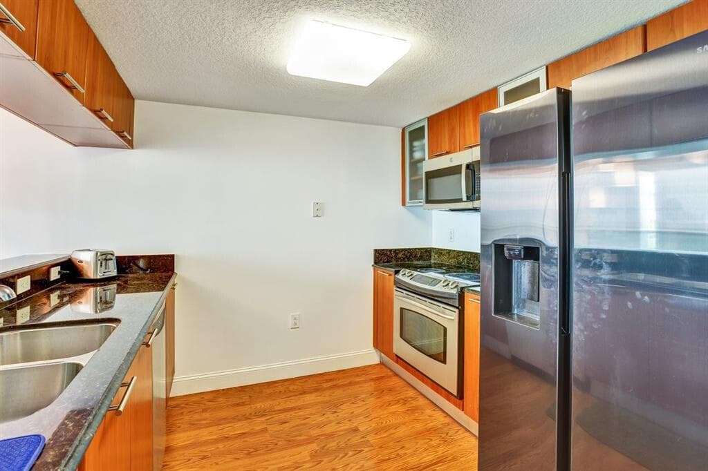 1800 N Bayshore Drive 1610, Miami, FL 33132 — photo 5 of 31