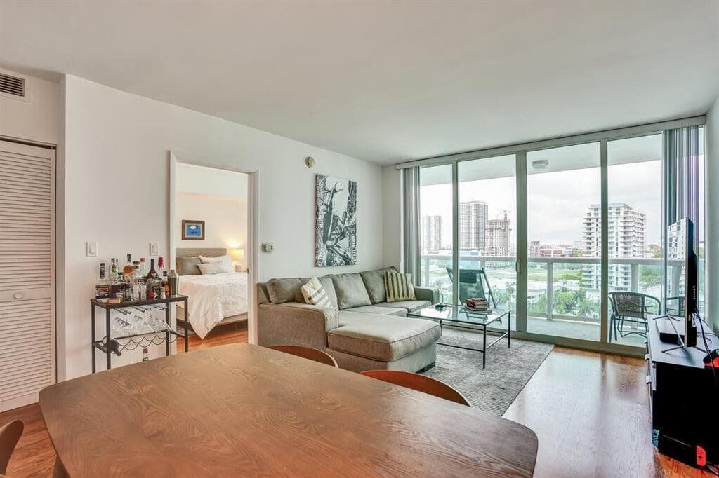 1800 N Bayshore Drive 1610, Miami, FL 33132 — photo 10 of 31