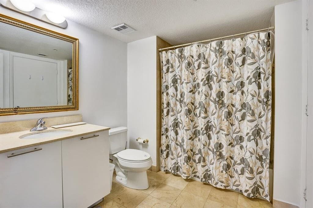 1800 N Bayshore Drive 1610, Miami, FL 33132 — photo 15 of 31