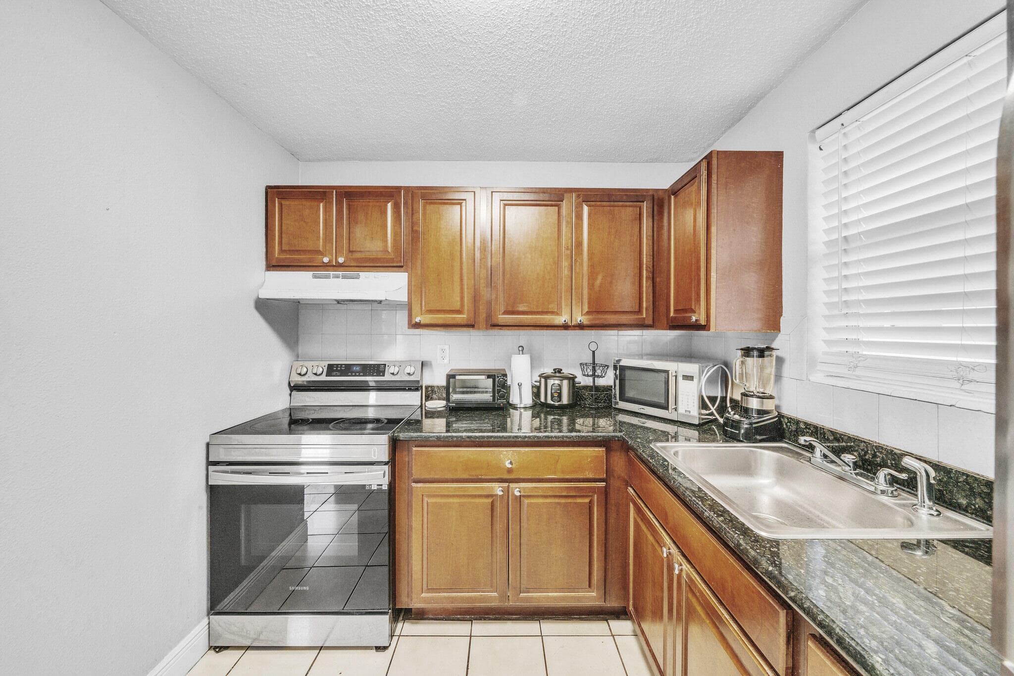 626 SW 14th Avenue 205, Fort Lauderdale, FL 33312 — photo 23 of 33
