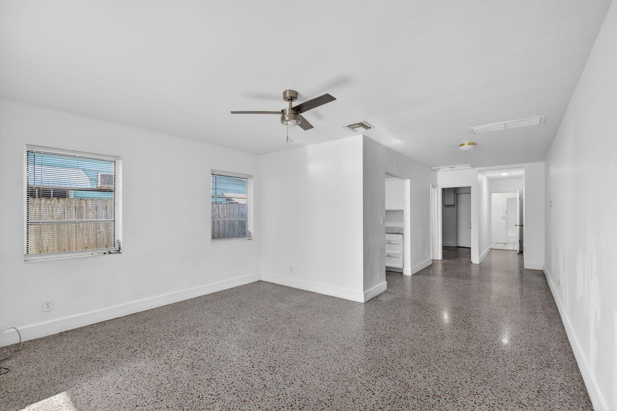 301 S L Street, Lake Worth Beach, FL 33460 — photo 4 of 35
