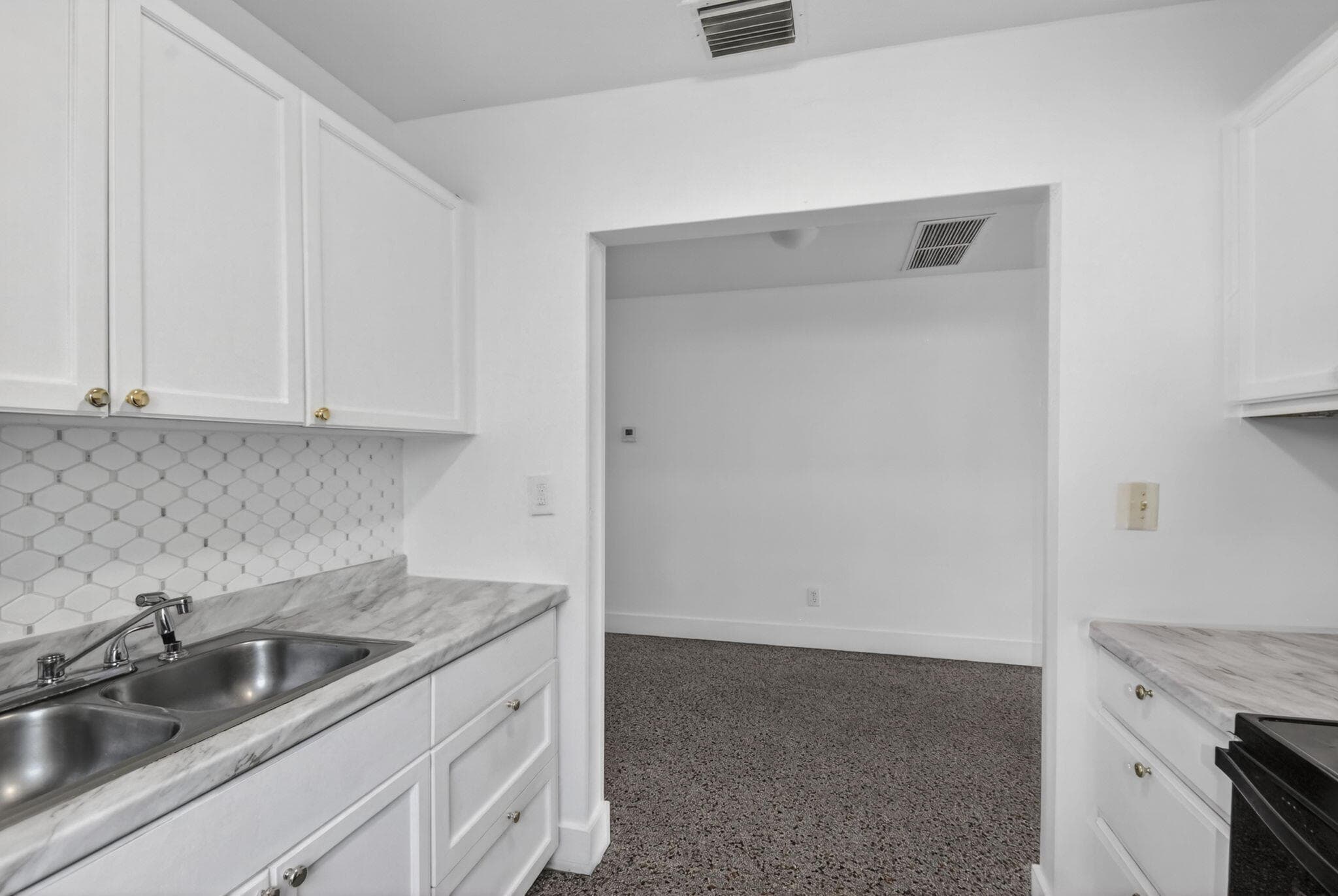 301 S L Street, Lake Worth Beach, FL 33460 — photo 9 of 35