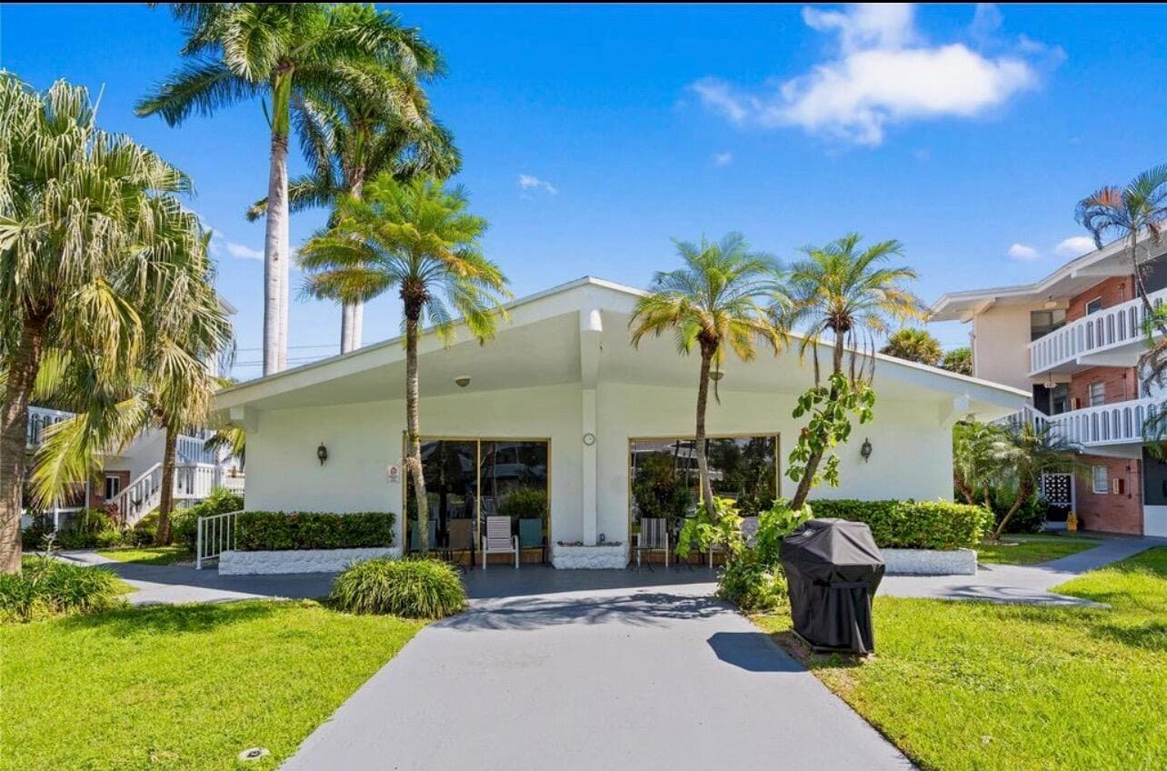 161 NE 10th Avenue 12b, Hallandale Beach, FL 33009 — photo 3 of 41