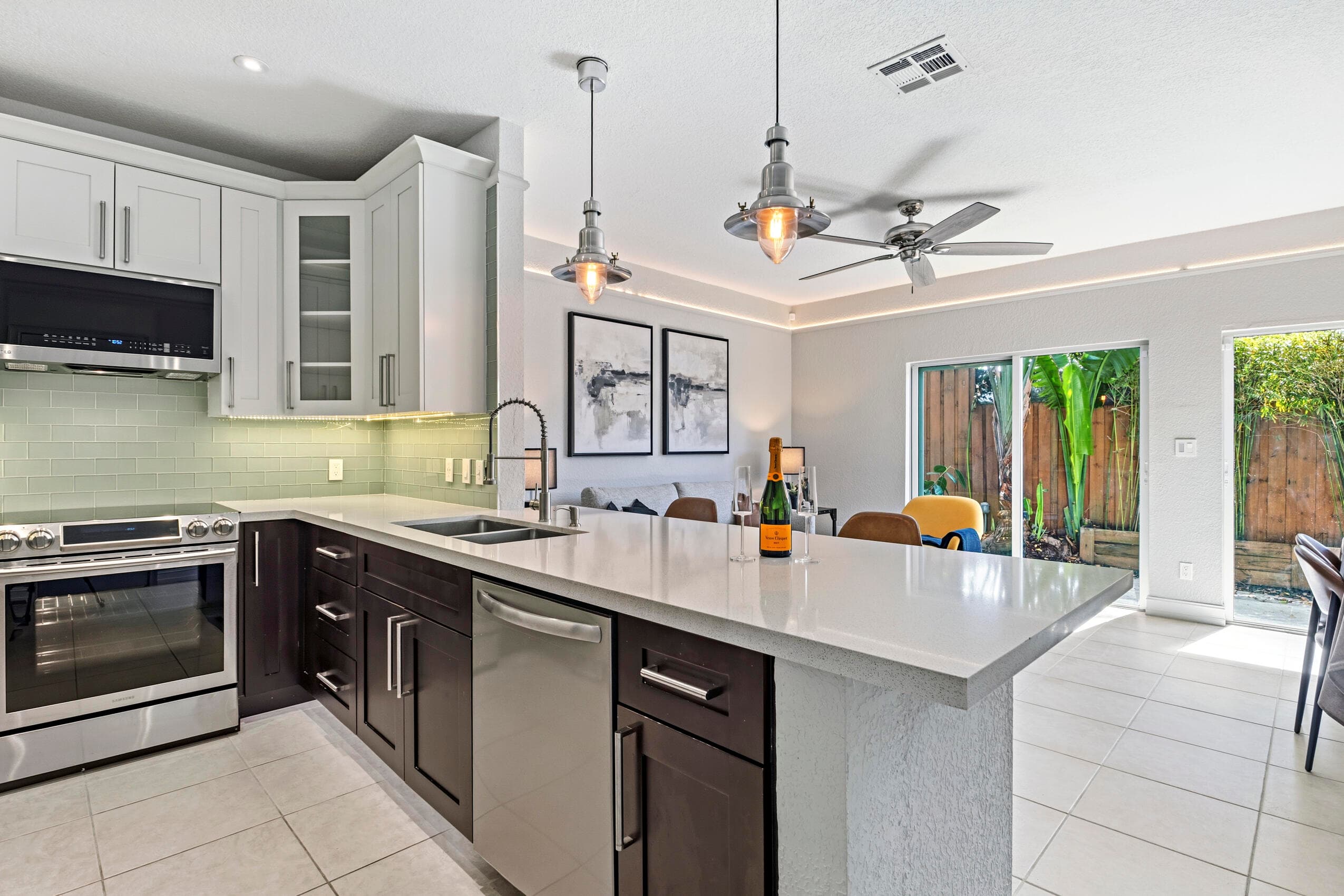1741 NE 4th Avenue F5, Fort Lauderdale, FL 33305 — photo 3 of 46