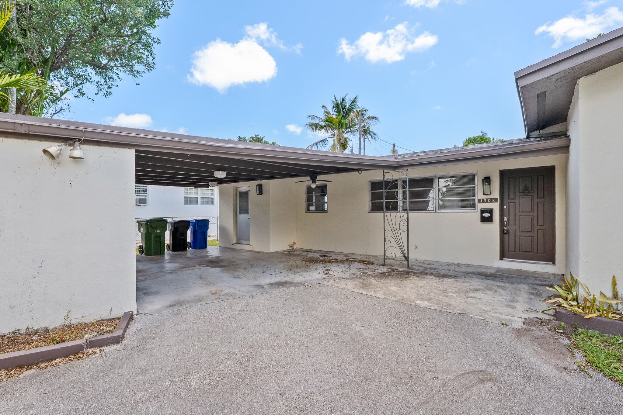 1308 SW 9th Avenue, Fort Lauderdale, FL 33315 — photo 3 of 34