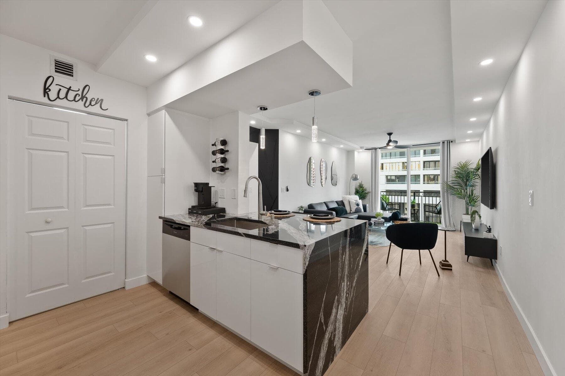 600 S Dixie Highway 659, West Palm Beach, FL 33401 — photo 4 of 29