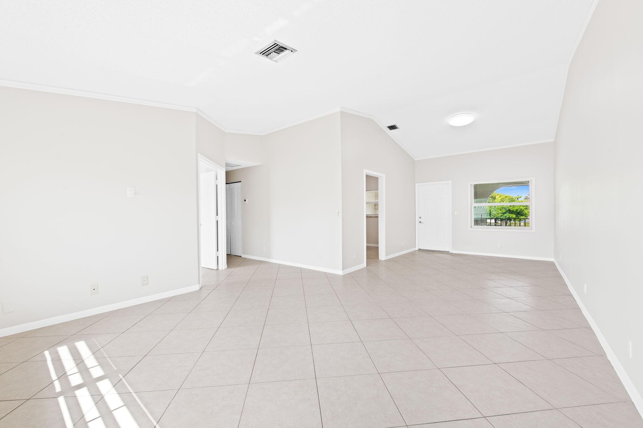 2981 NW 92nd Avenue, Coral Springs, FL 33065 — photo 5 of 21