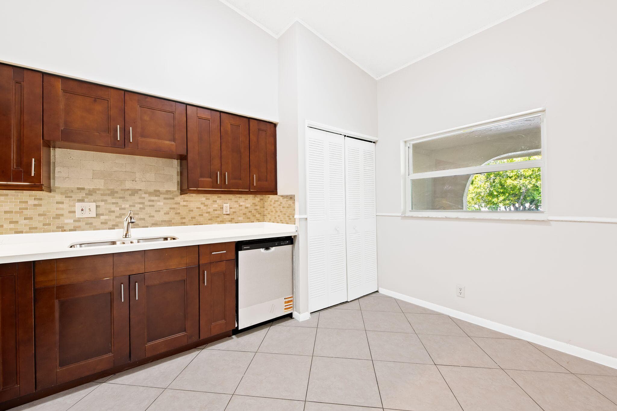 2981 NW 92nd Avenue, Coral Springs, FL 33065 — photo 6 of 21