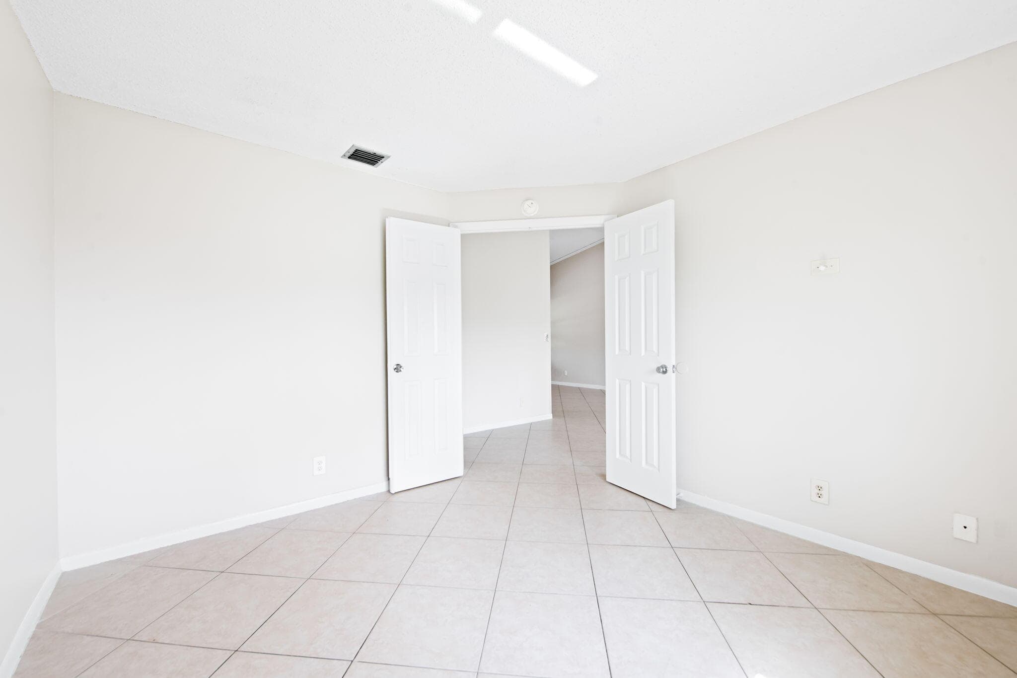 2981 NW 92nd Avenue, Coral Springs, FL 33065 — photo 9 of 21