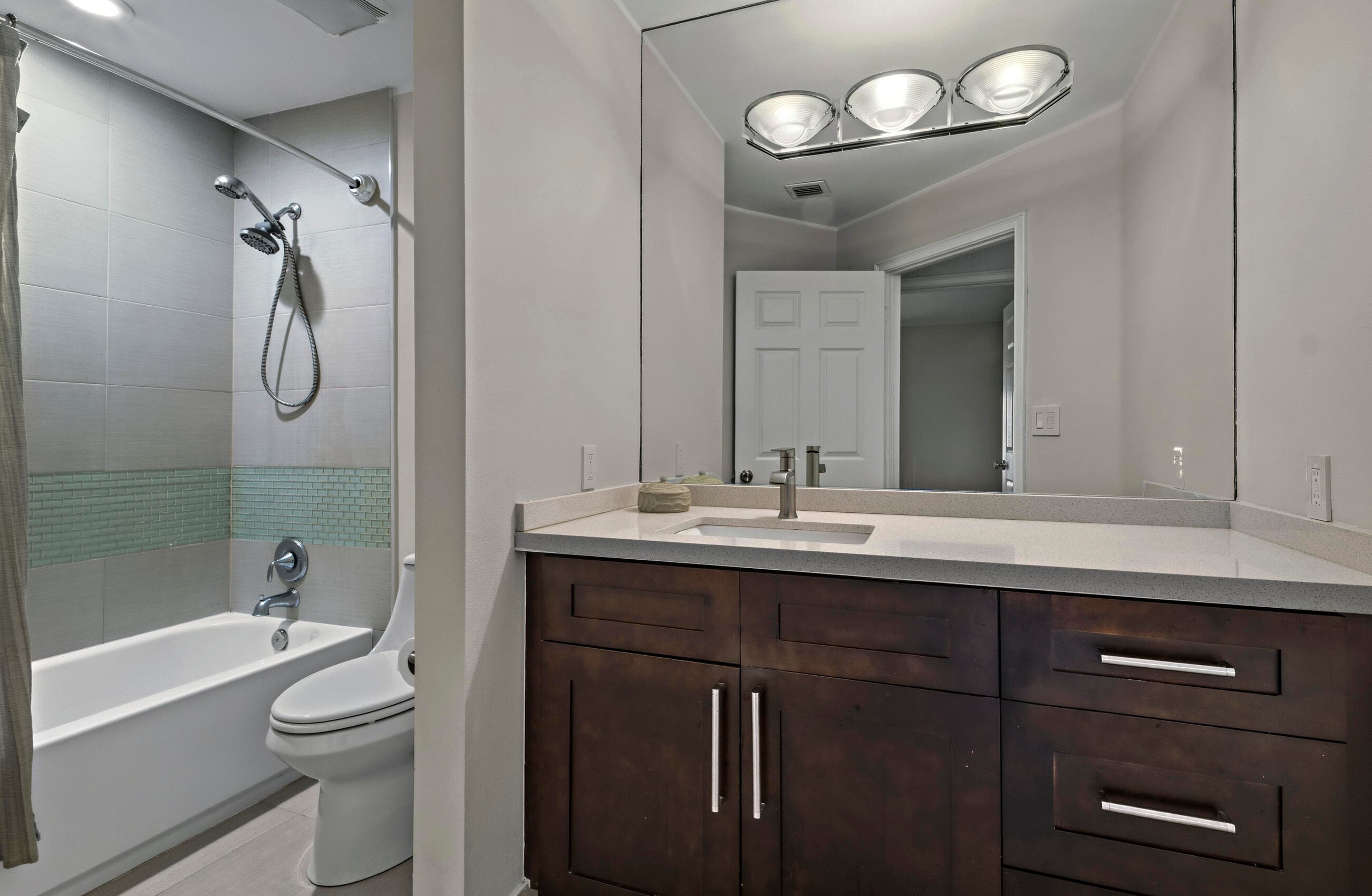1741 NE 4th Avenue F5, Fort Lauderdale, FL 33305 — photo 31 of 46