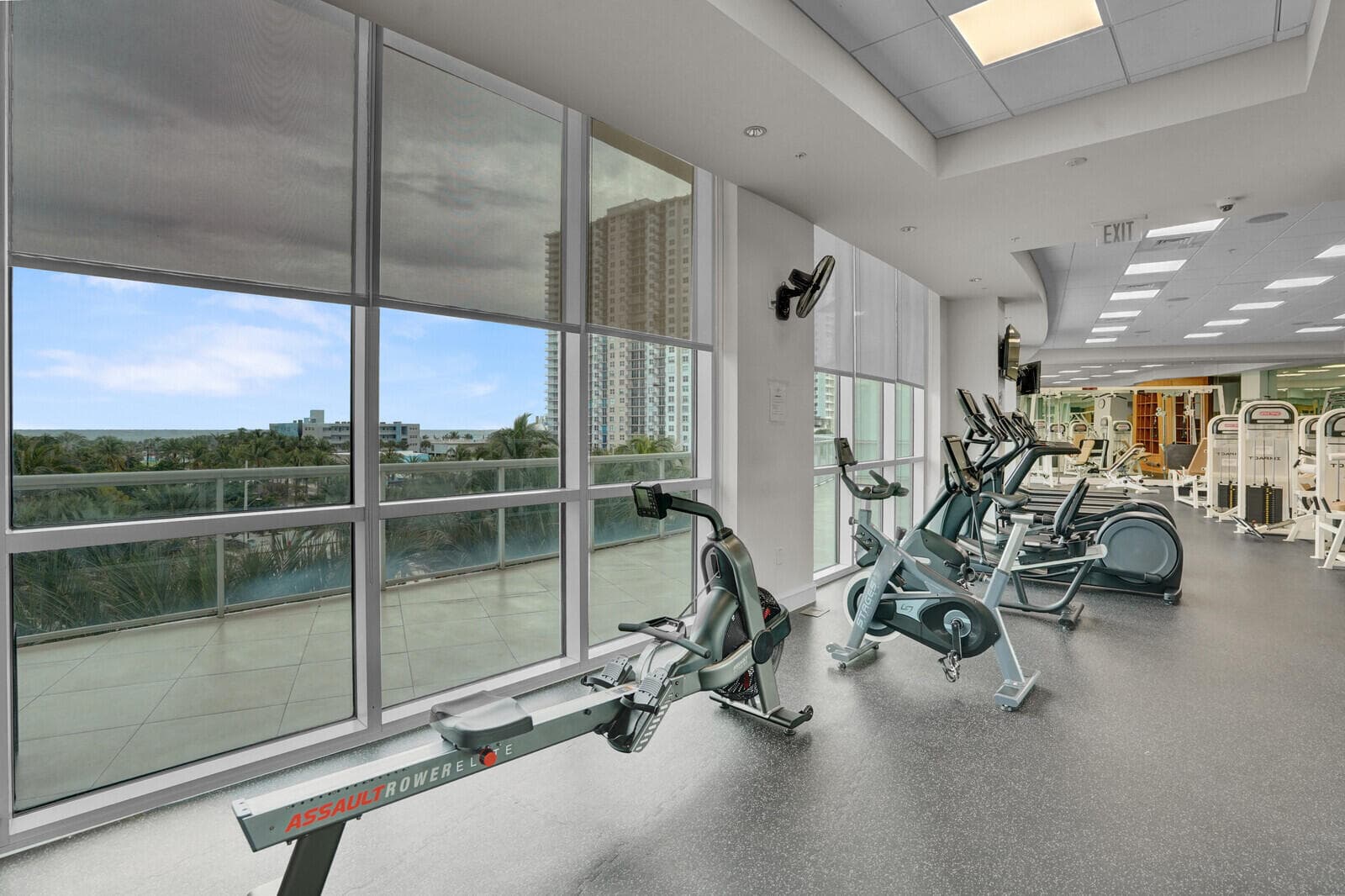 1 N Ocean Boulevard 913, Pompano Beach, FL 33062 — photo 31 of 38