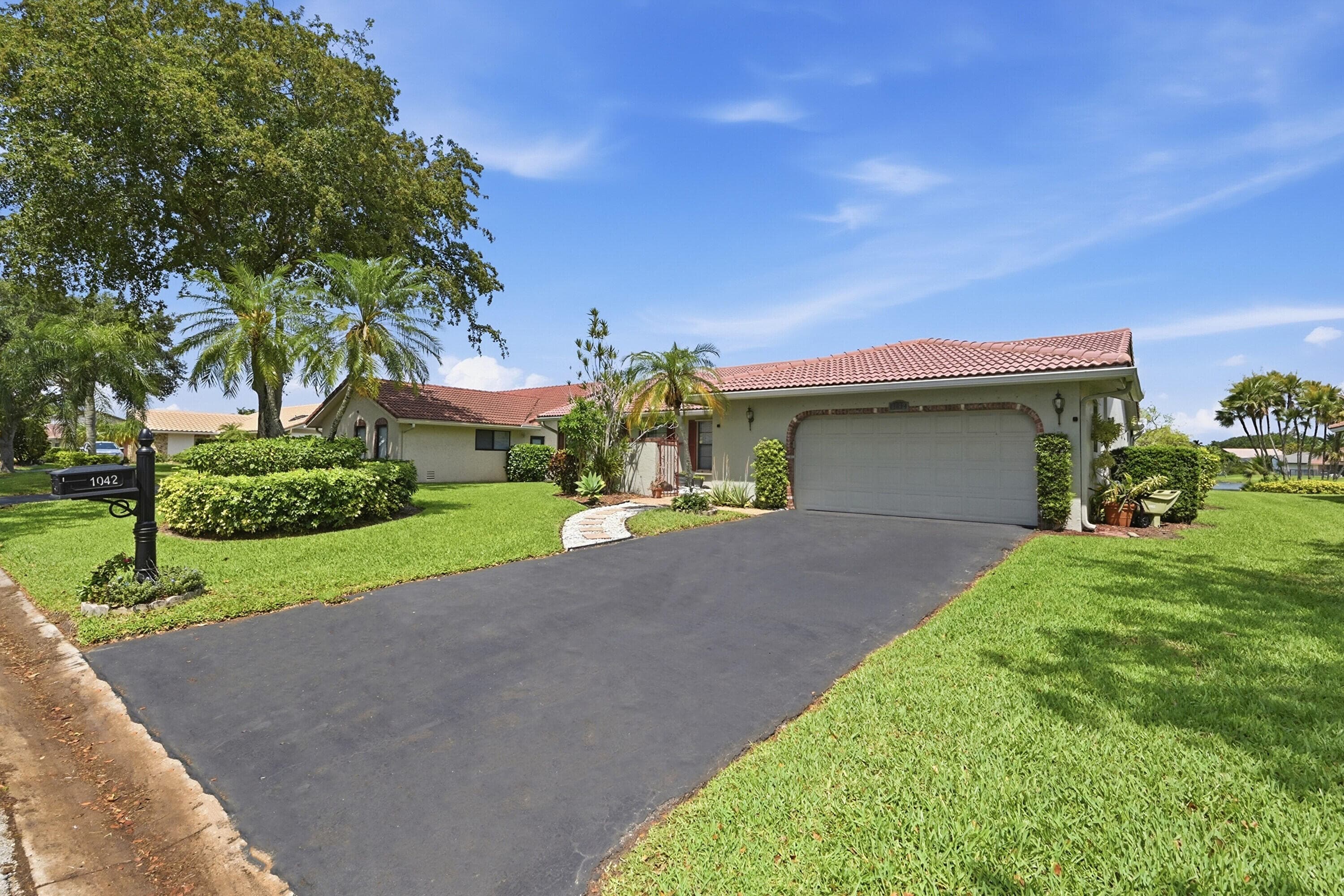 1042 NW 110th Lane, Coral Springs, FL 33071 — photo 5 of 54