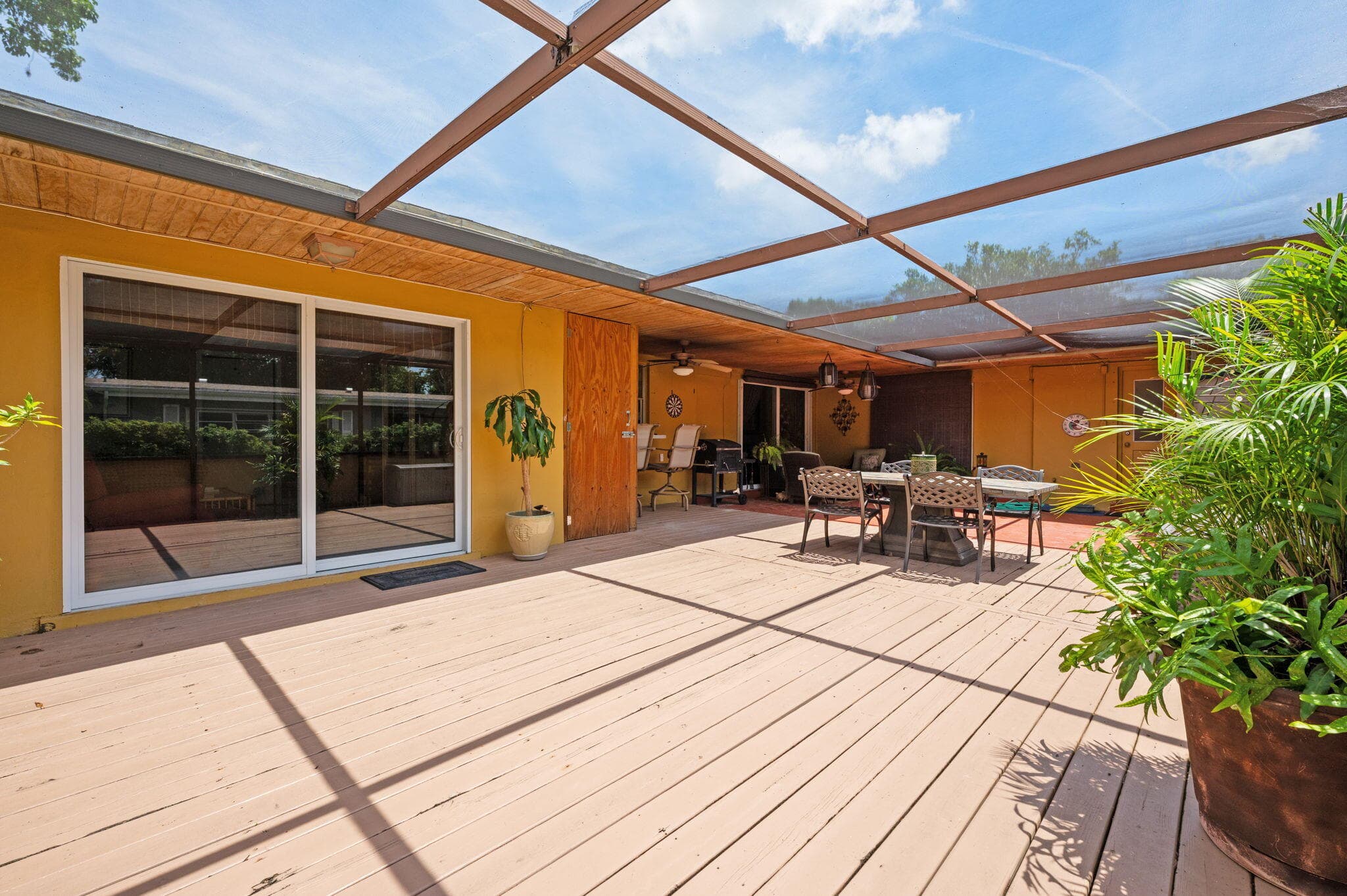 8350 NW 23rd Street, Pembroke Pines, FL 33024 — photo 23 of 41