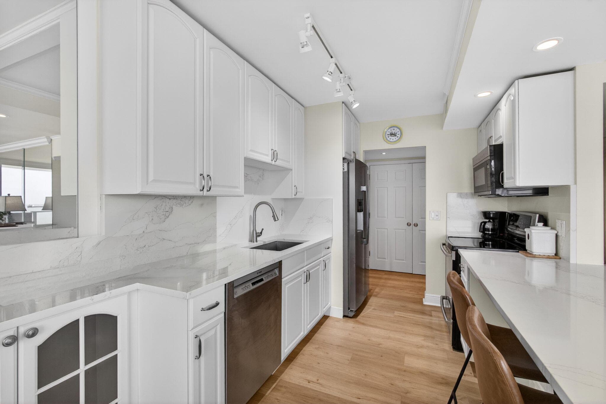 5440 N Ocean Drive 1006, Riviera Beach, FL 33404 — photo 10 of 57