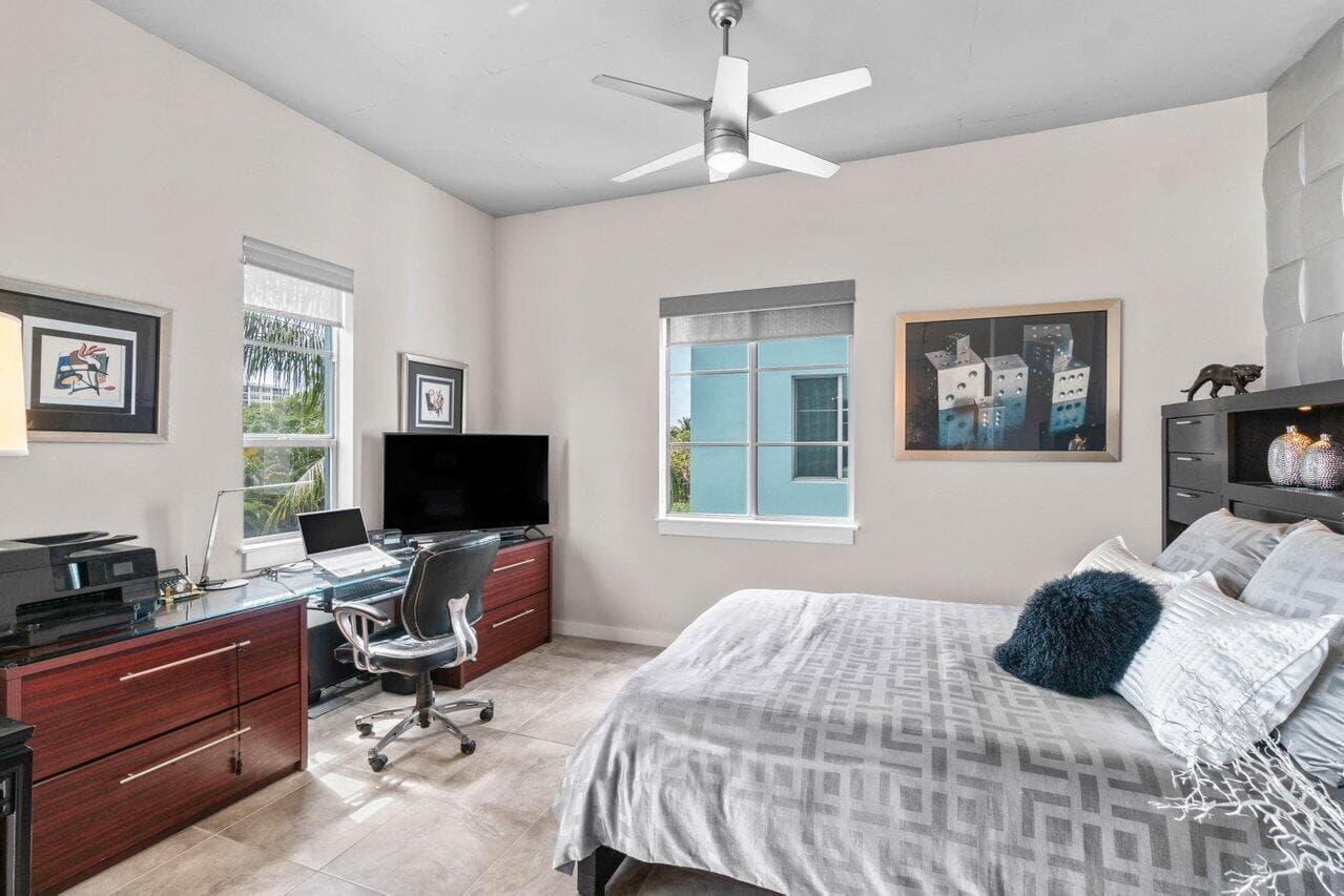 335 SE 6th Avenue 304, Delray Beach, FL 33483 — photo 10 of 35