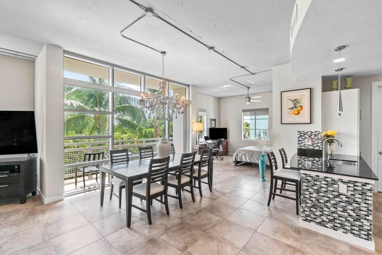 335 SE 6th Avenue 304, Delray Beach, FL 33483 — photo 15 of 35