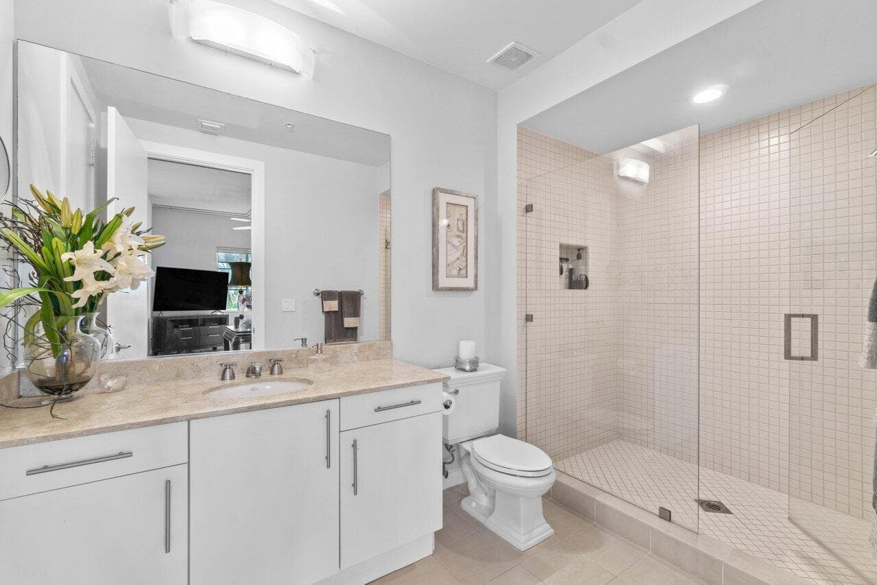 335 SE 6th Avenue 304, Delray Beach, FL 33483 — photo 20 of 35