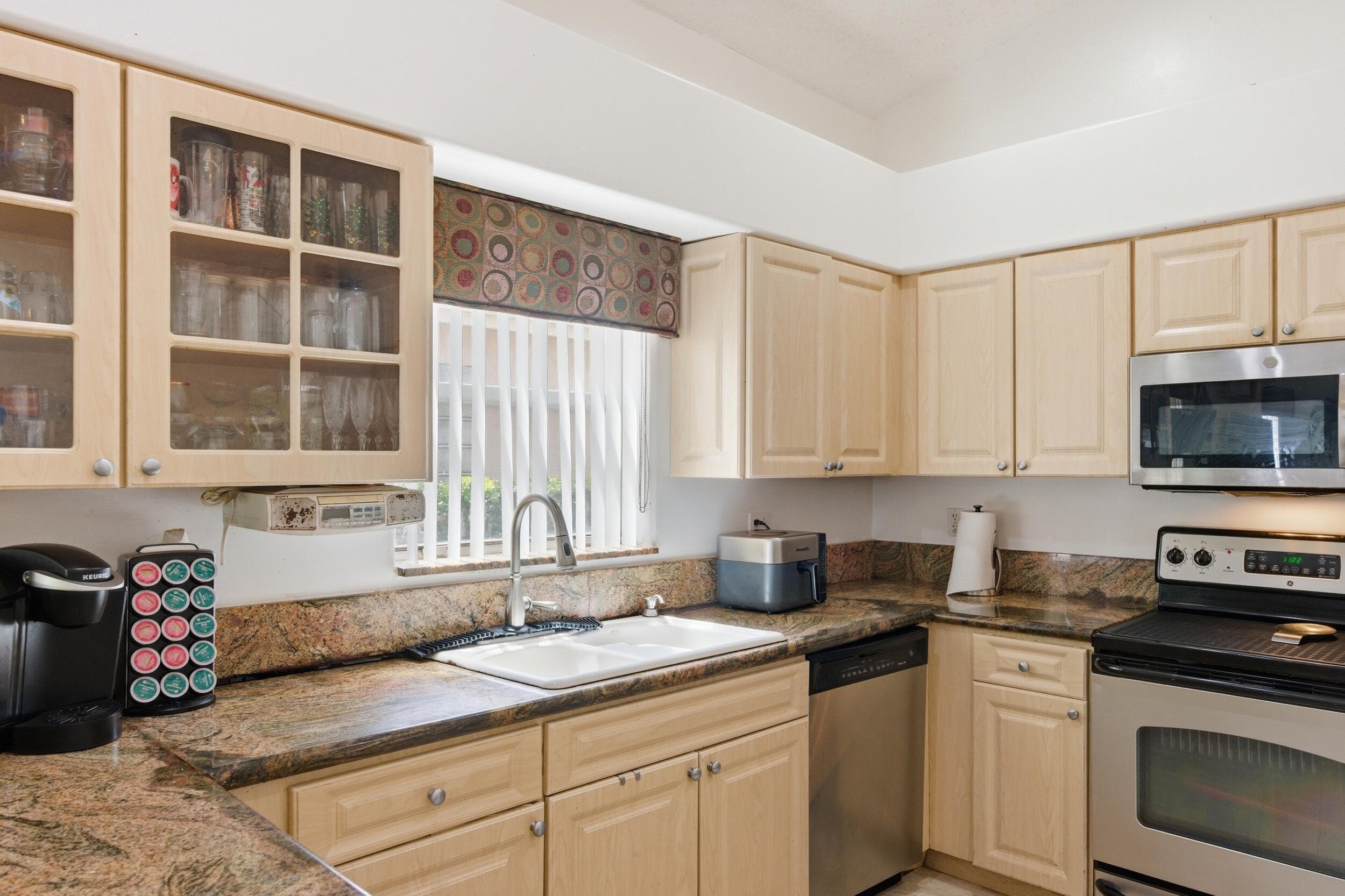 113 Saratoga Blvd Boulevard E, Royal Palm Beach, FL 33411 — photo 8 of 41