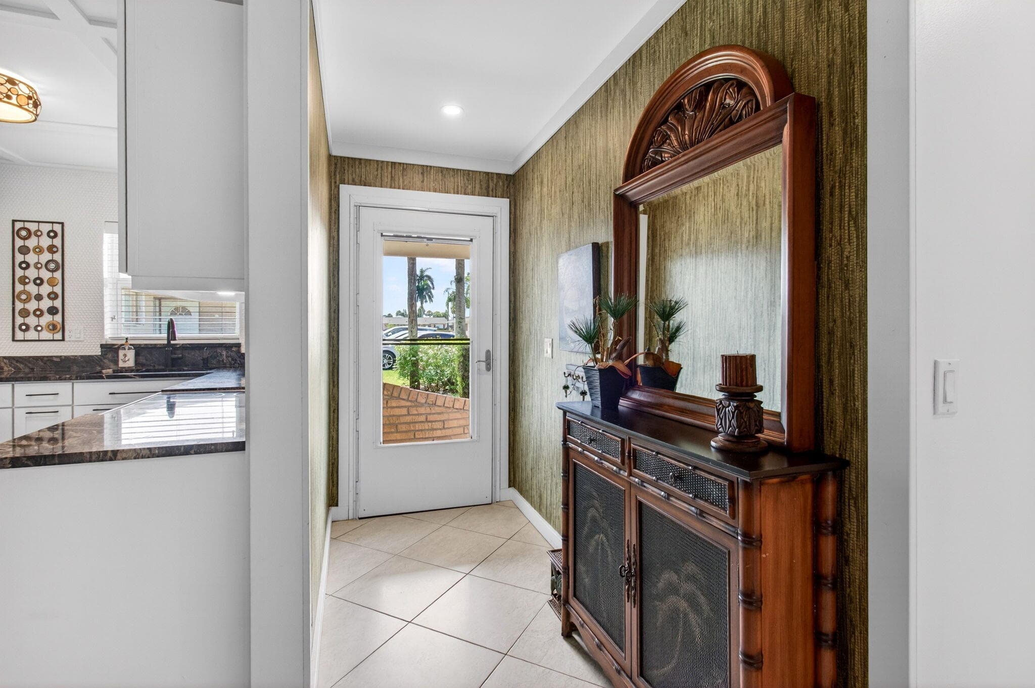 2533 Dudley Dr W Unit E, West Palm Beach, FL 33415 — photo 5 of 96