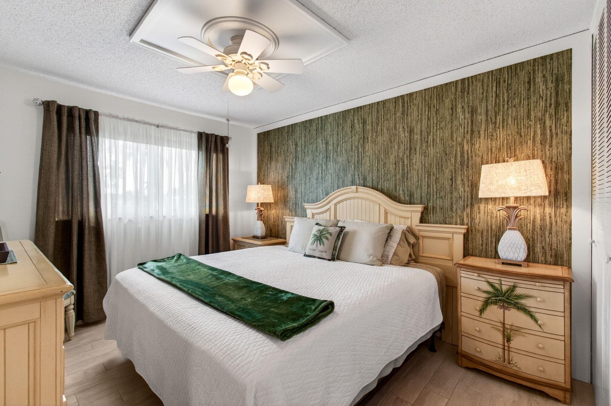 2533 Dudley Dr W Unit E, West Palm Beach, FL 33415 — photo 31 of 96