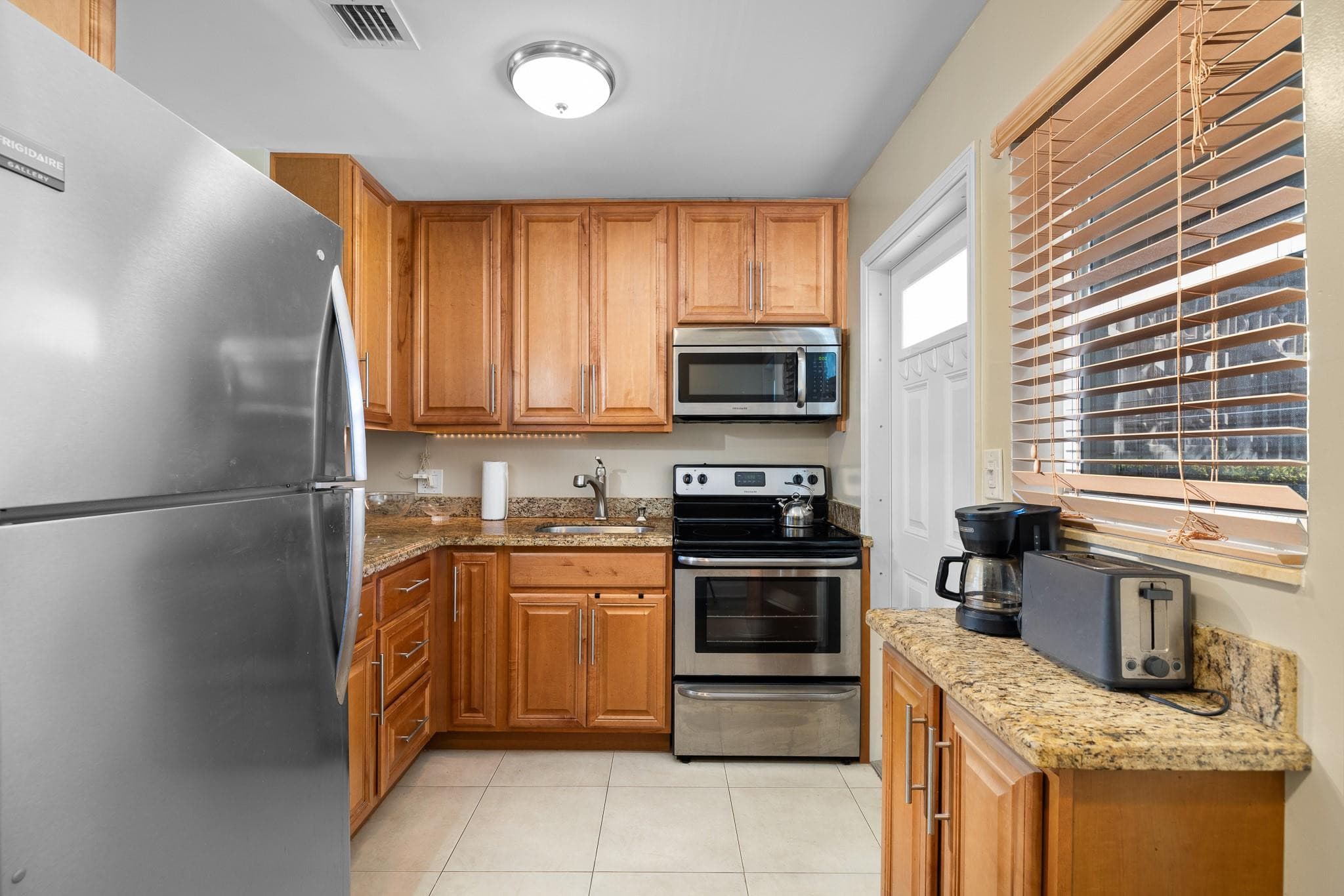 2701 NE 1st Street 106, Pompano Beach, FL 33062 — photo 8 of 36
