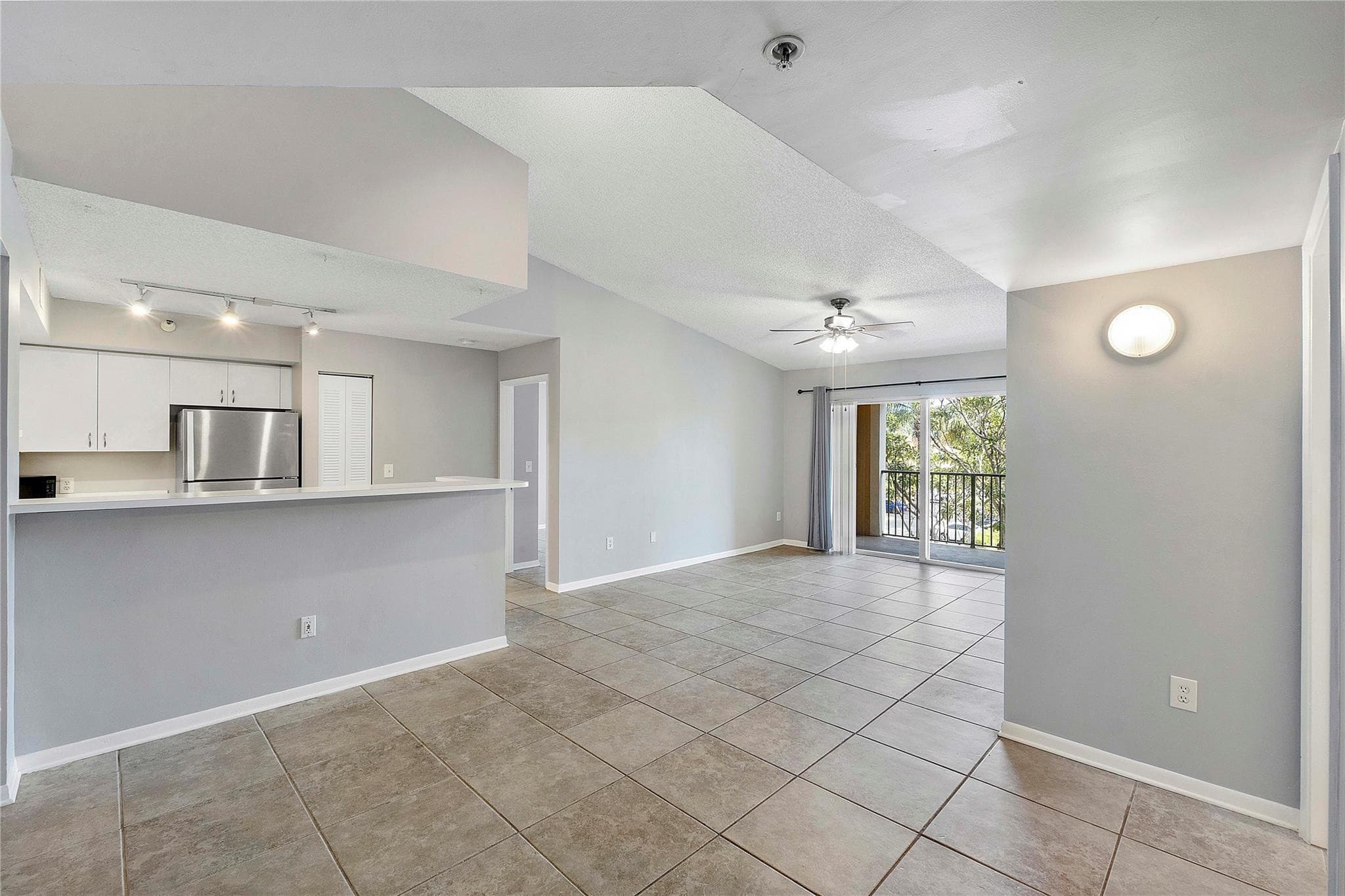 120 Yacht Club Way 305, Hypoluxo, FL 33462 — photo 1 of 45