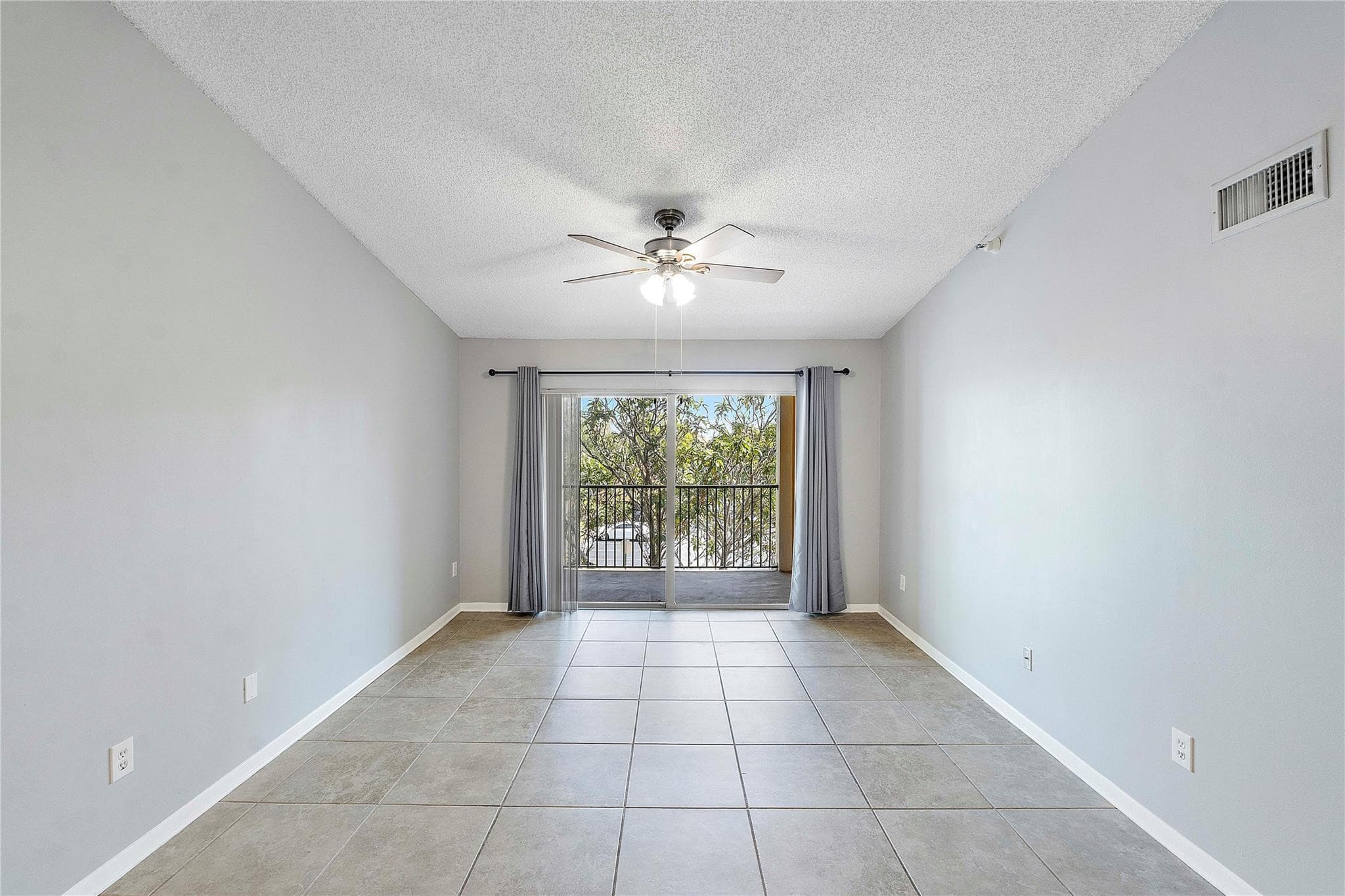 120 Yacht Club Way 305, Hypoluxo, FL 33462 — photo 8 of 45