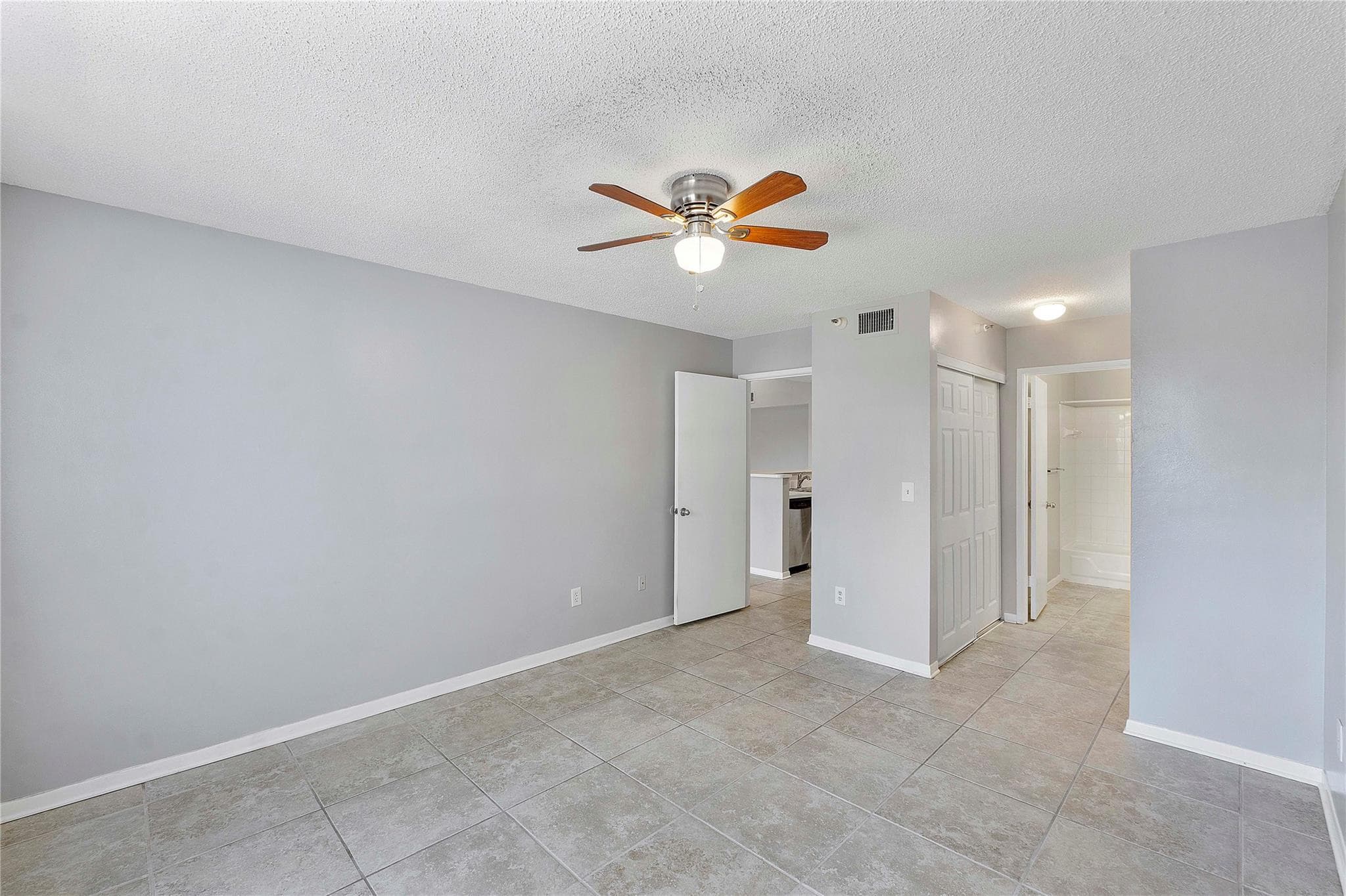 120 Yacht Club Way 305, Hypoluxo, FL 33462 — photo 9 of 45