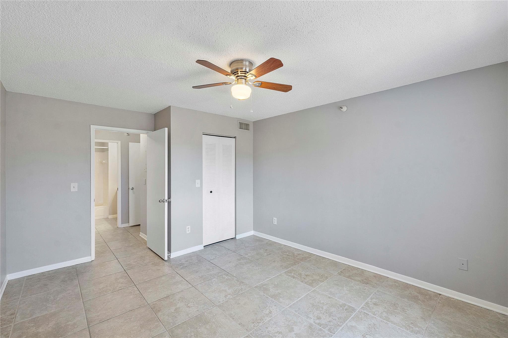 120 Yacht Club Way 305, Hypoluxo, FL 33462 — photo 14 of 45