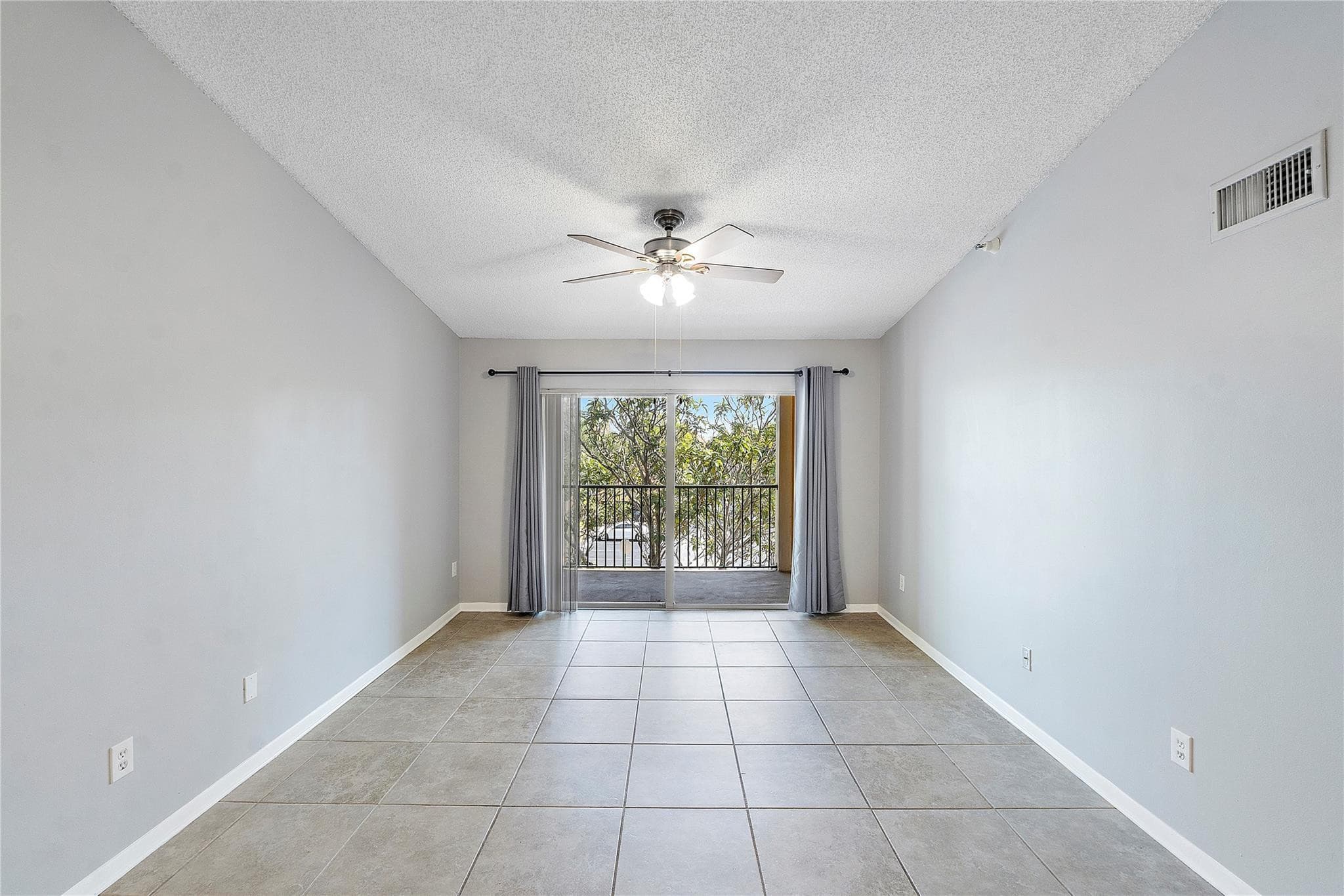 120 Yacht Club Way 305, Hypoluxo, FL 33462 — photo 5 of 45