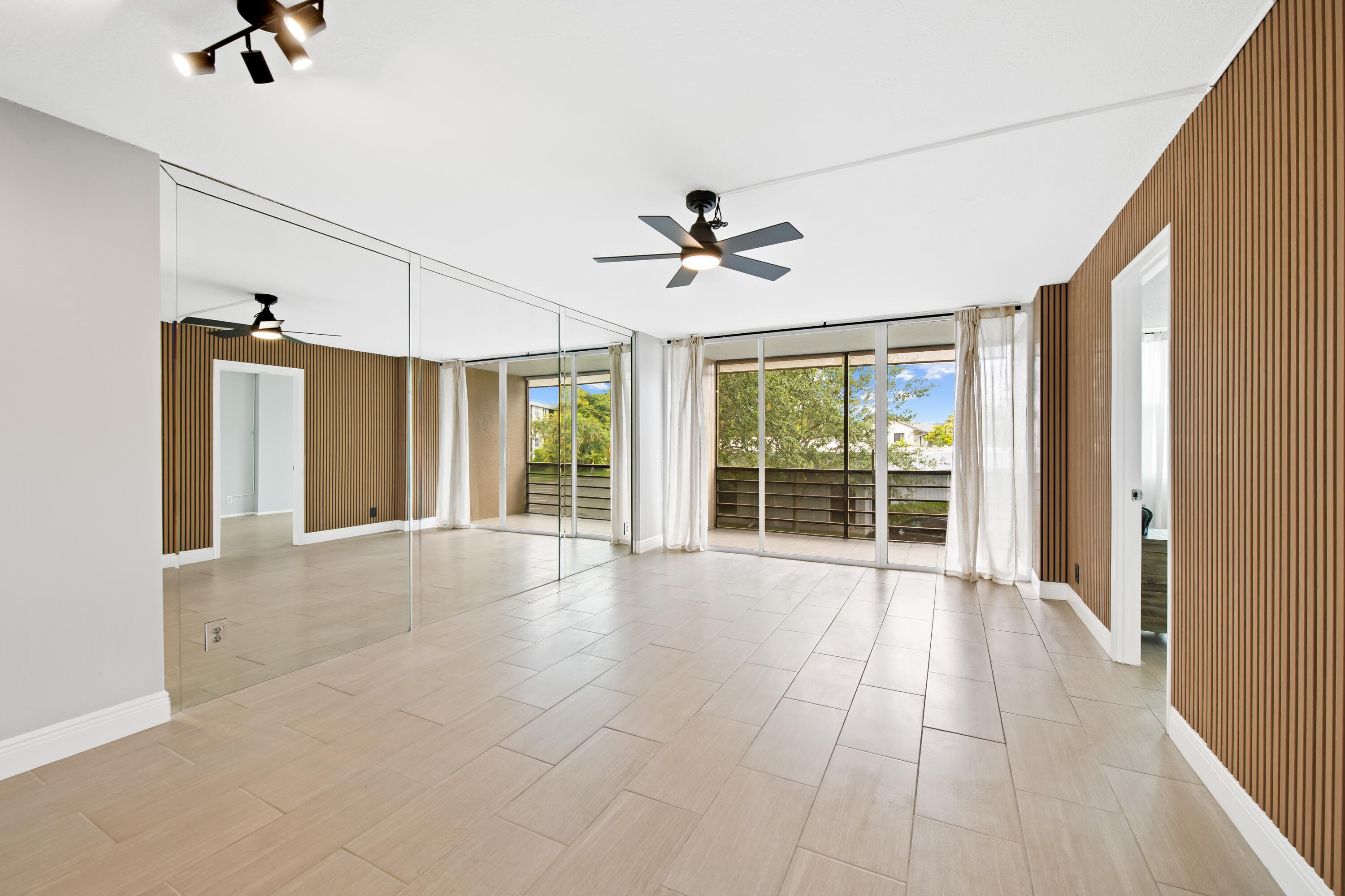 113 Royal Park Drive 2h, Oakland Park, FL 33309 — photo 7 of 40