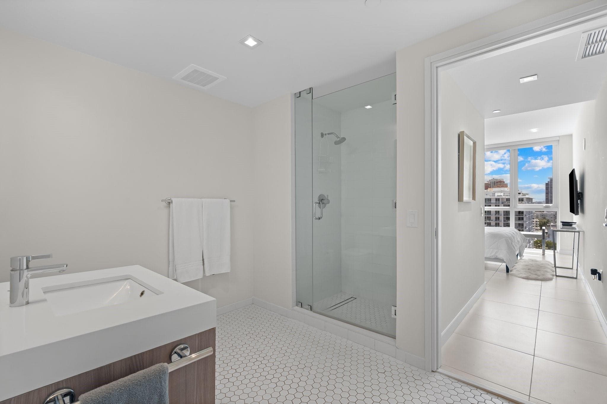 401 N Birch Road 1102, Fort Lauderdale, FL 33304 — photo 9 of 31