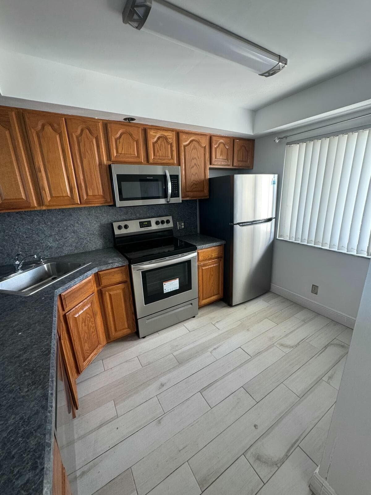 3000 Presidential Way 404, West Palm Beach, FL 33401 — photo 3 of 19