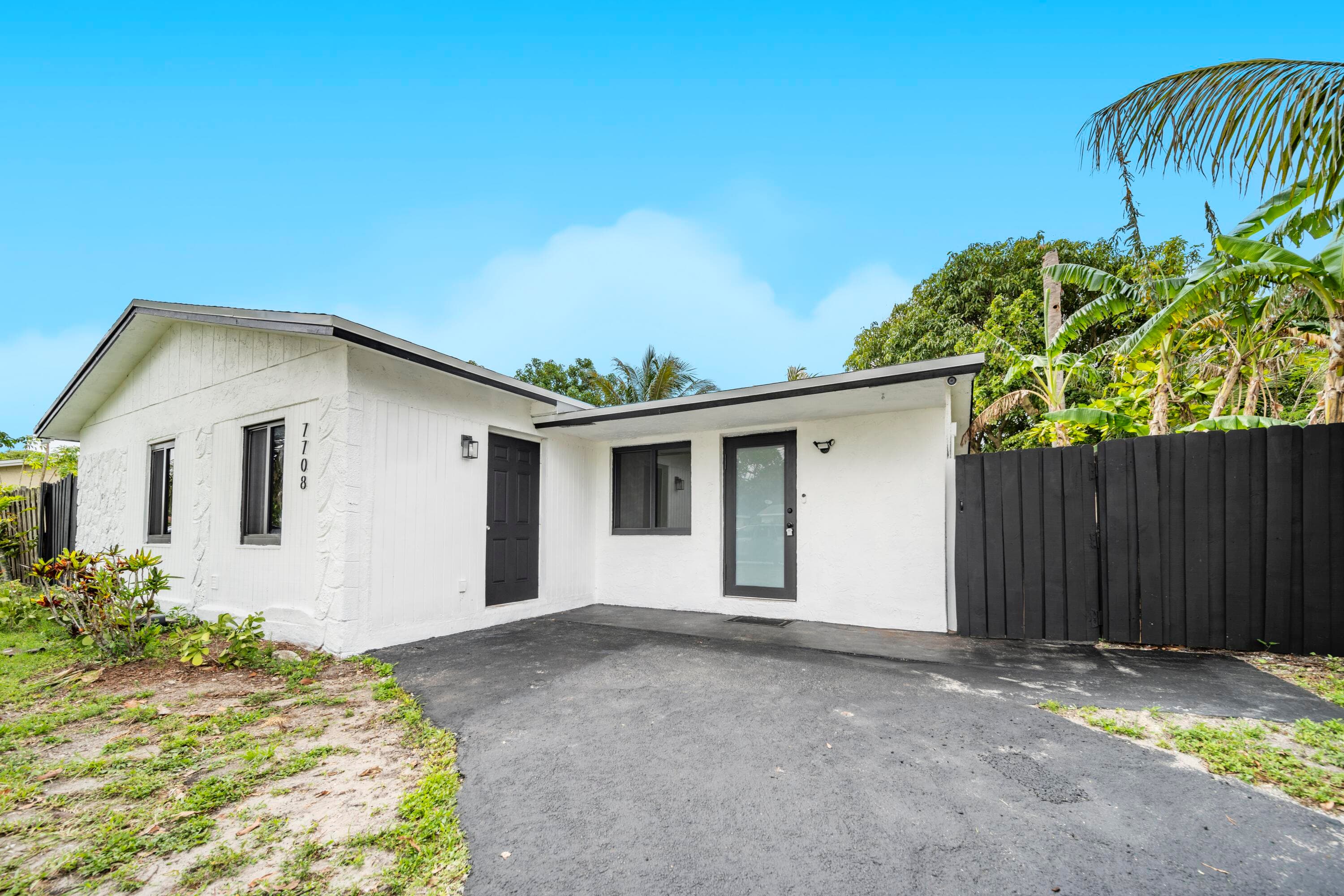 7708 SW 9th Street, North Lauderdale, FL 33068 — photo 4 of 36