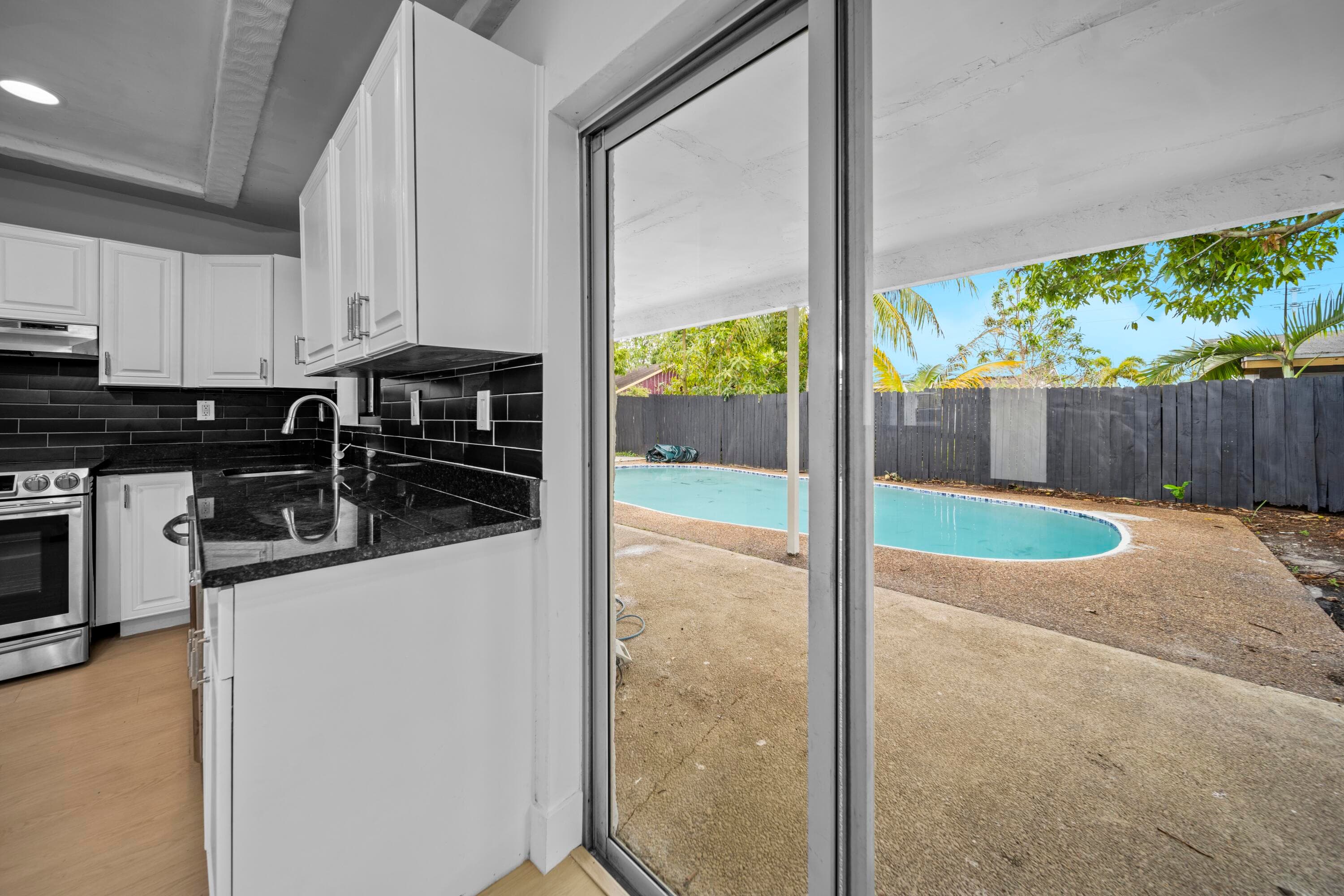 7708 SW 9th Street, North Lauderdale, FL 33068 — photo 11 of 36