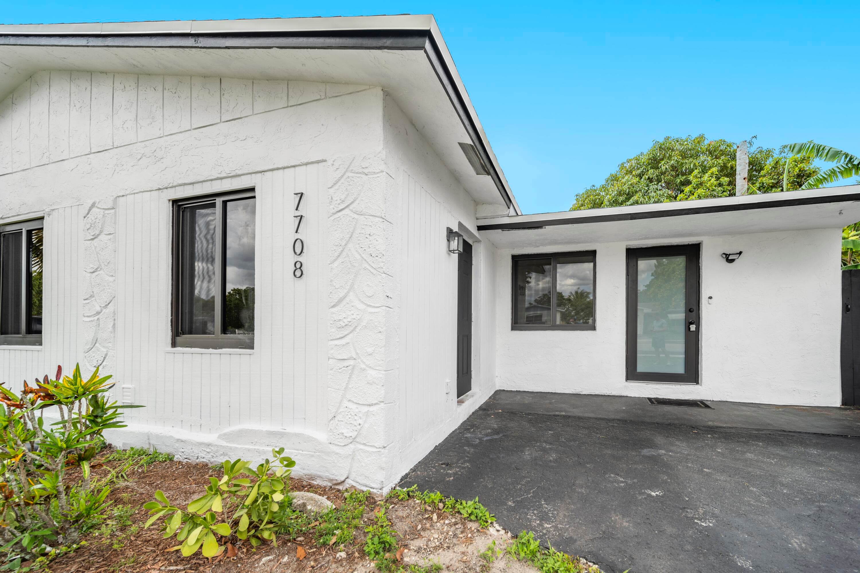 7708 SW 9th Street, North Lauderdale, FL 33068 — photo 3 of 36