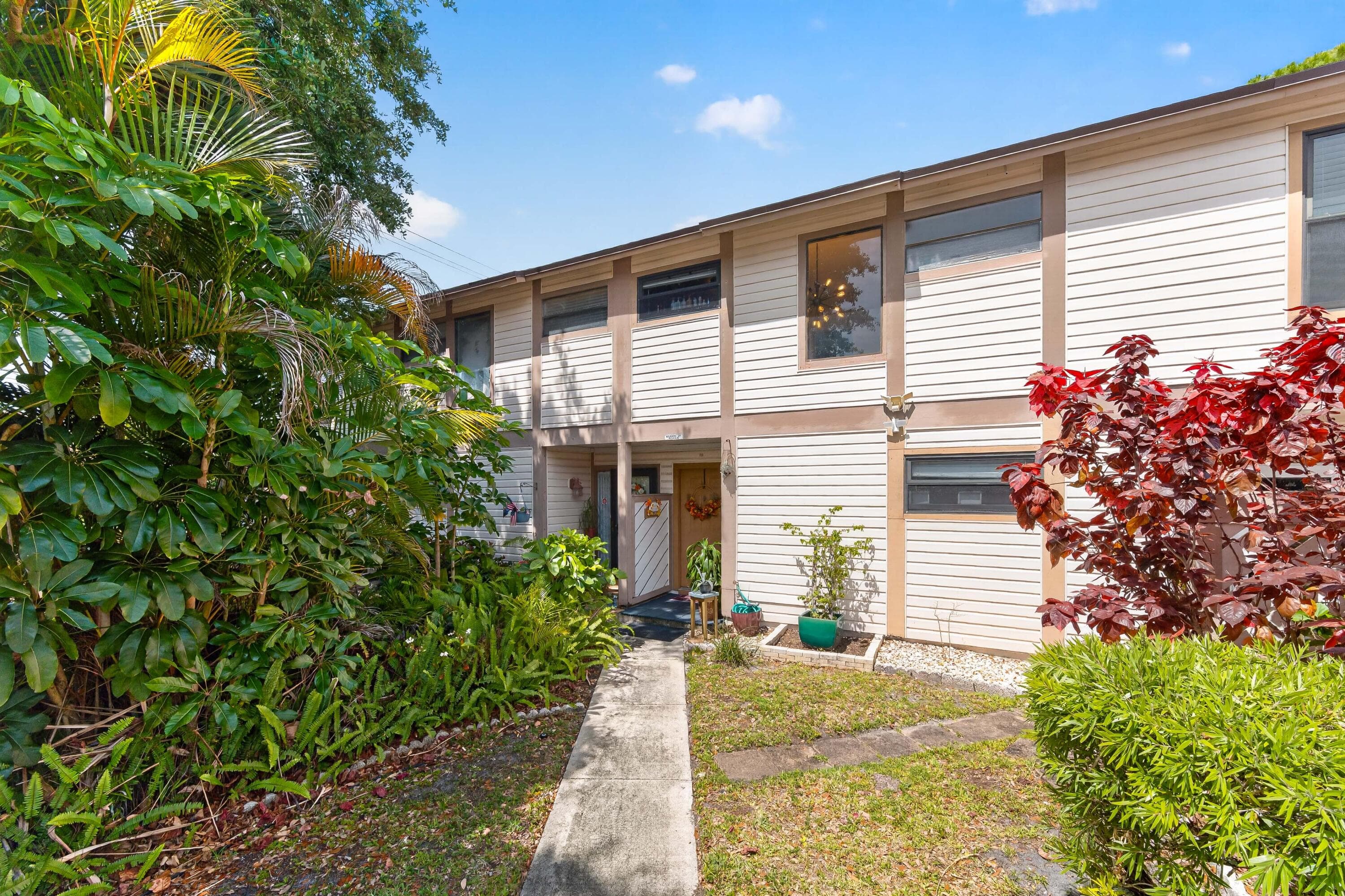 124 Sherwood Circle 11b, Jupiter, FL 33458 — photo 1 of 28