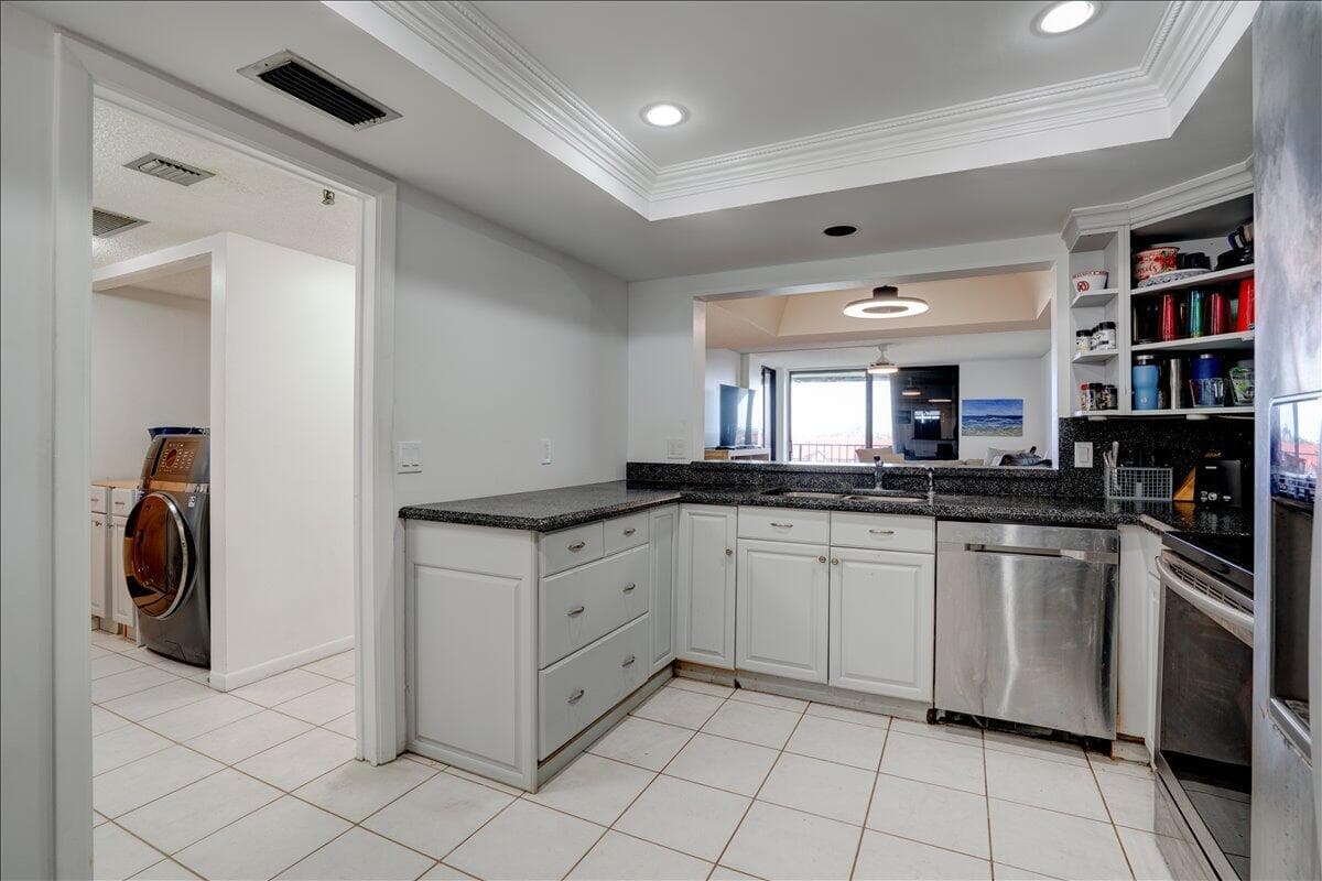 7030 Half Moon Circle 515, Hypoluxo, FL 33462 — photo 8 of 58