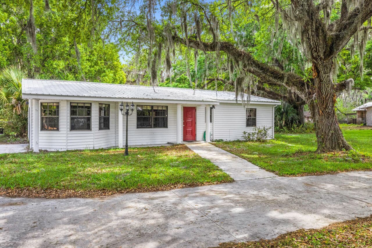536 SE 16th Avenue, Okeechobee, FL 34974 — photo 1 of 34