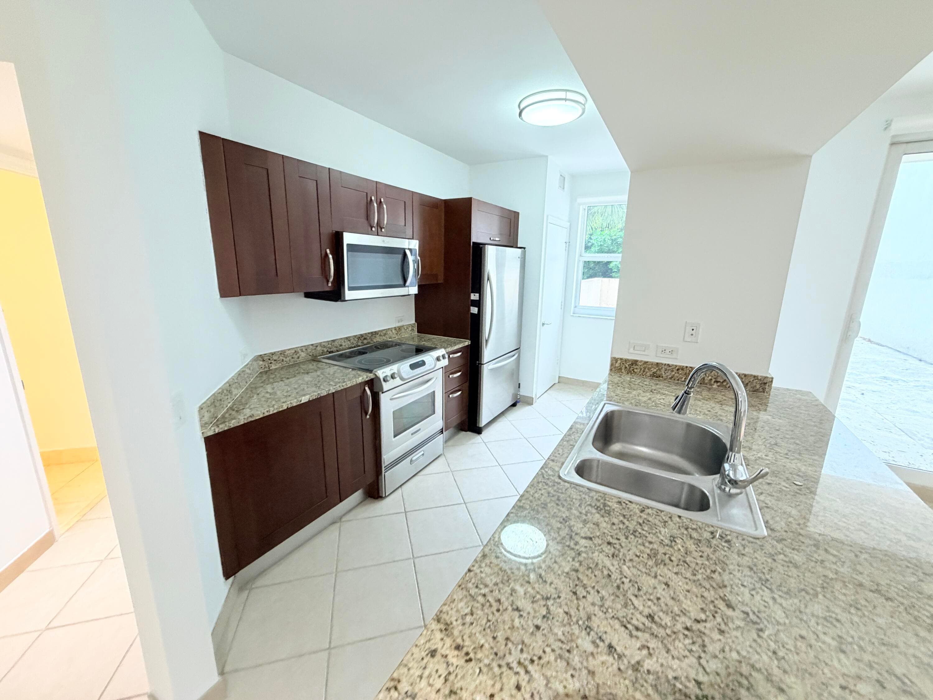 19900 E Country Club Drive 210, Aventura, FL 33180 — photo 3 of 21