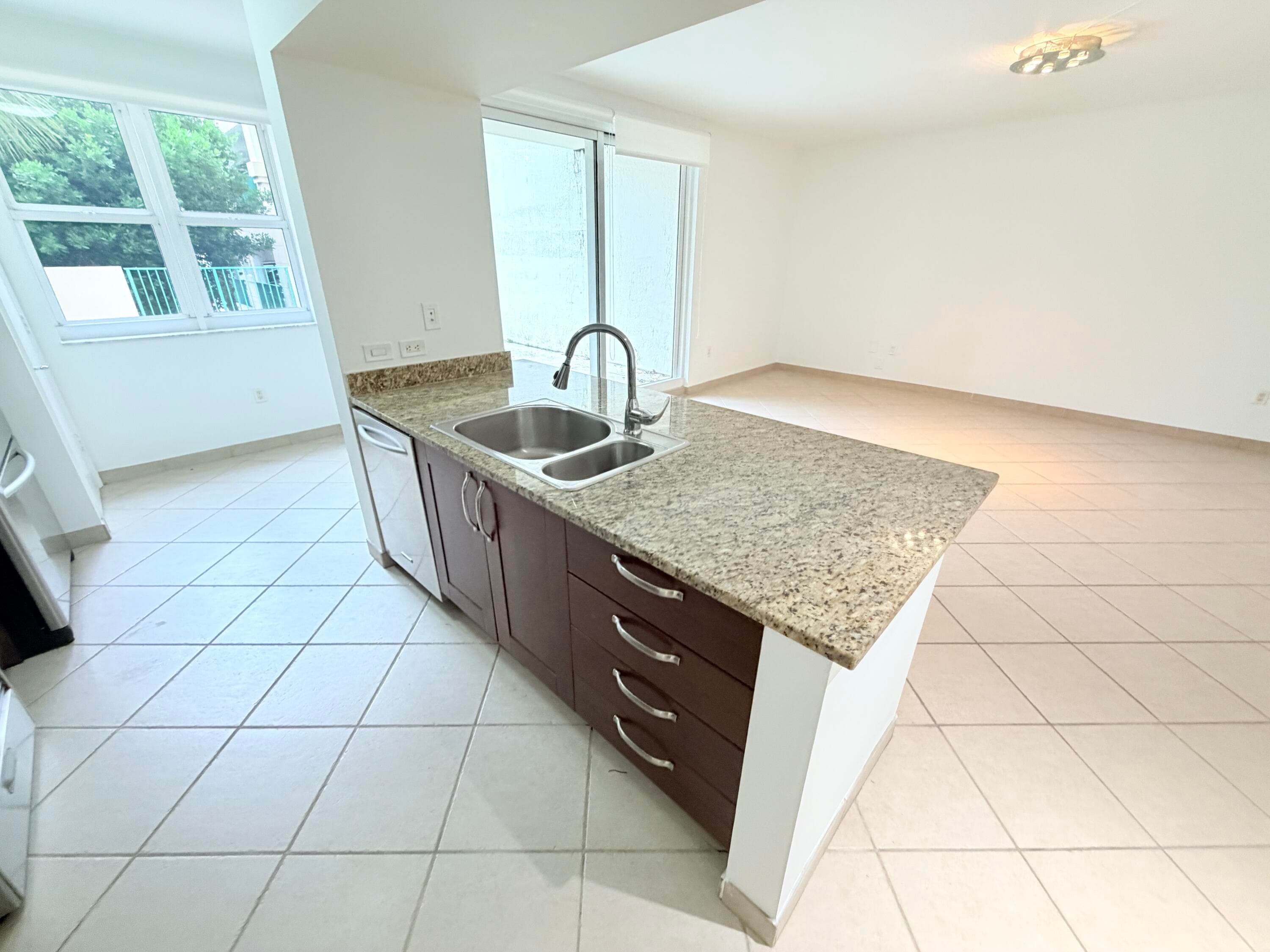 19900 E Country Club Drive 210, Aventura, FL 33180 — photo 5 of 21