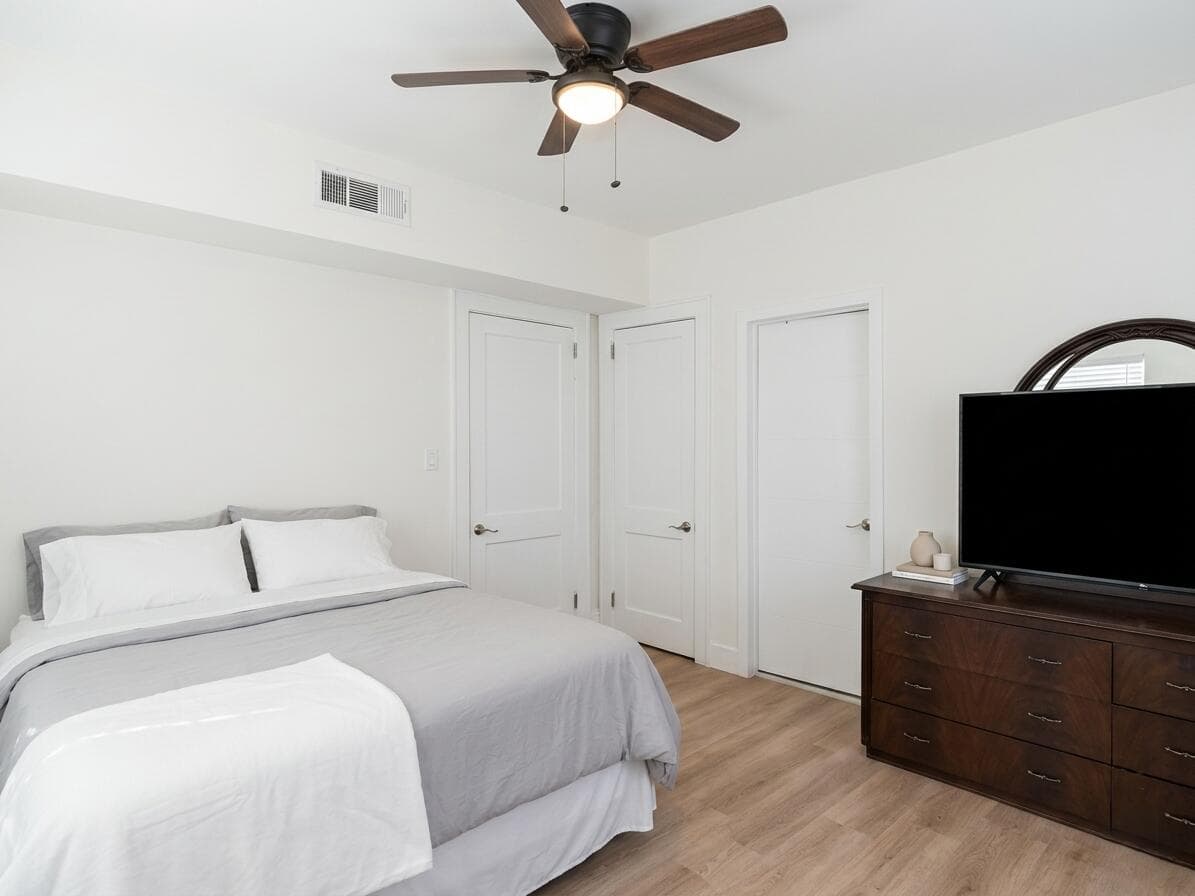 817 Tyler Street 2, Hollywood, FL 33019 — photo 4 of 10