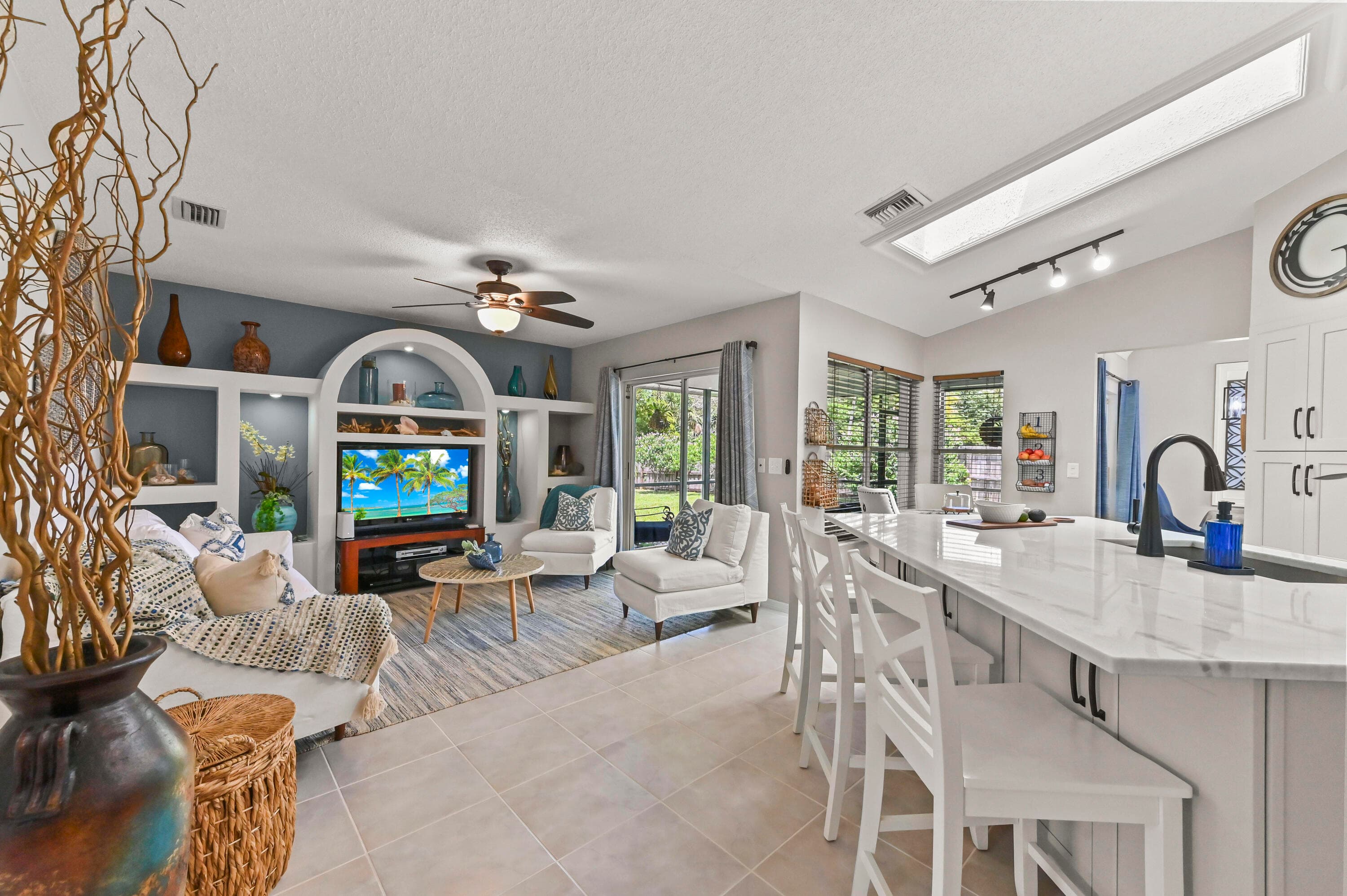 118 Royal Pine Circle N, Royal Palm Beach, FL 33411 — photo 10 of 33