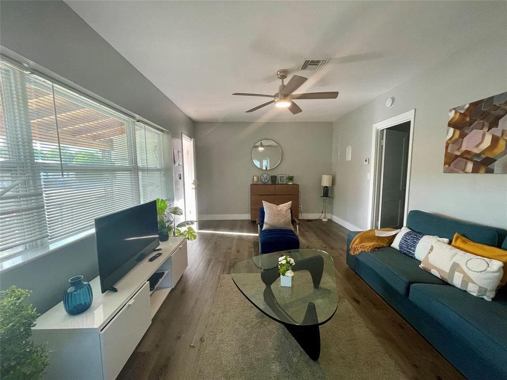 832 NE 17th Avenue, Fort Lauderdale, FL 33304 — photo 2 of 13